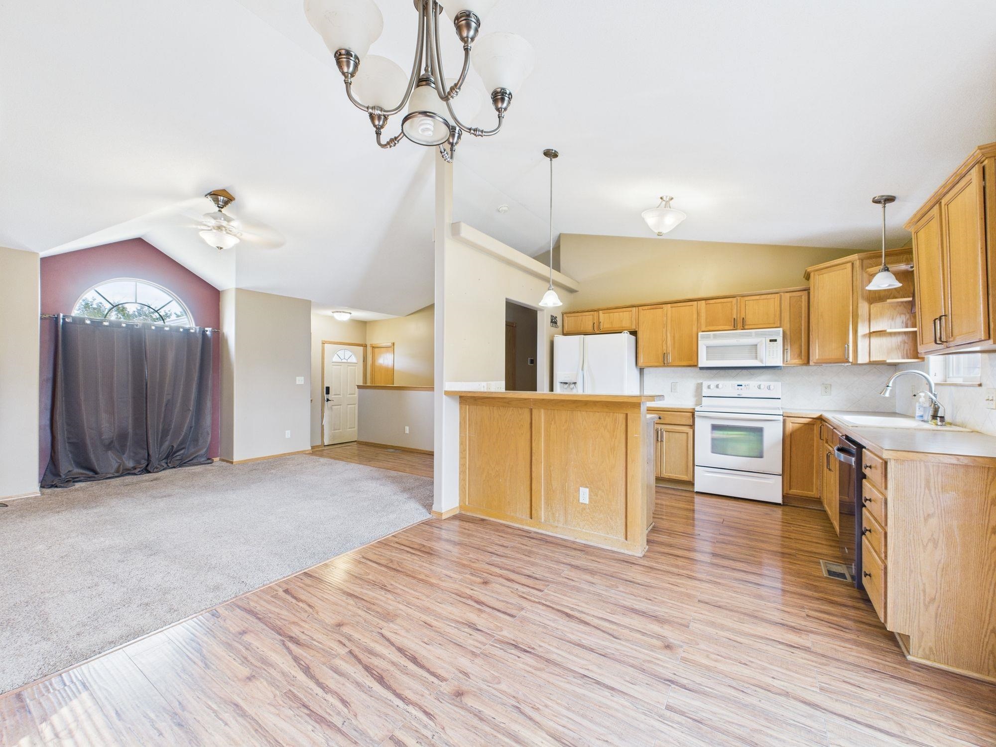 401 E Edinborough Circle Bentley KS 67016