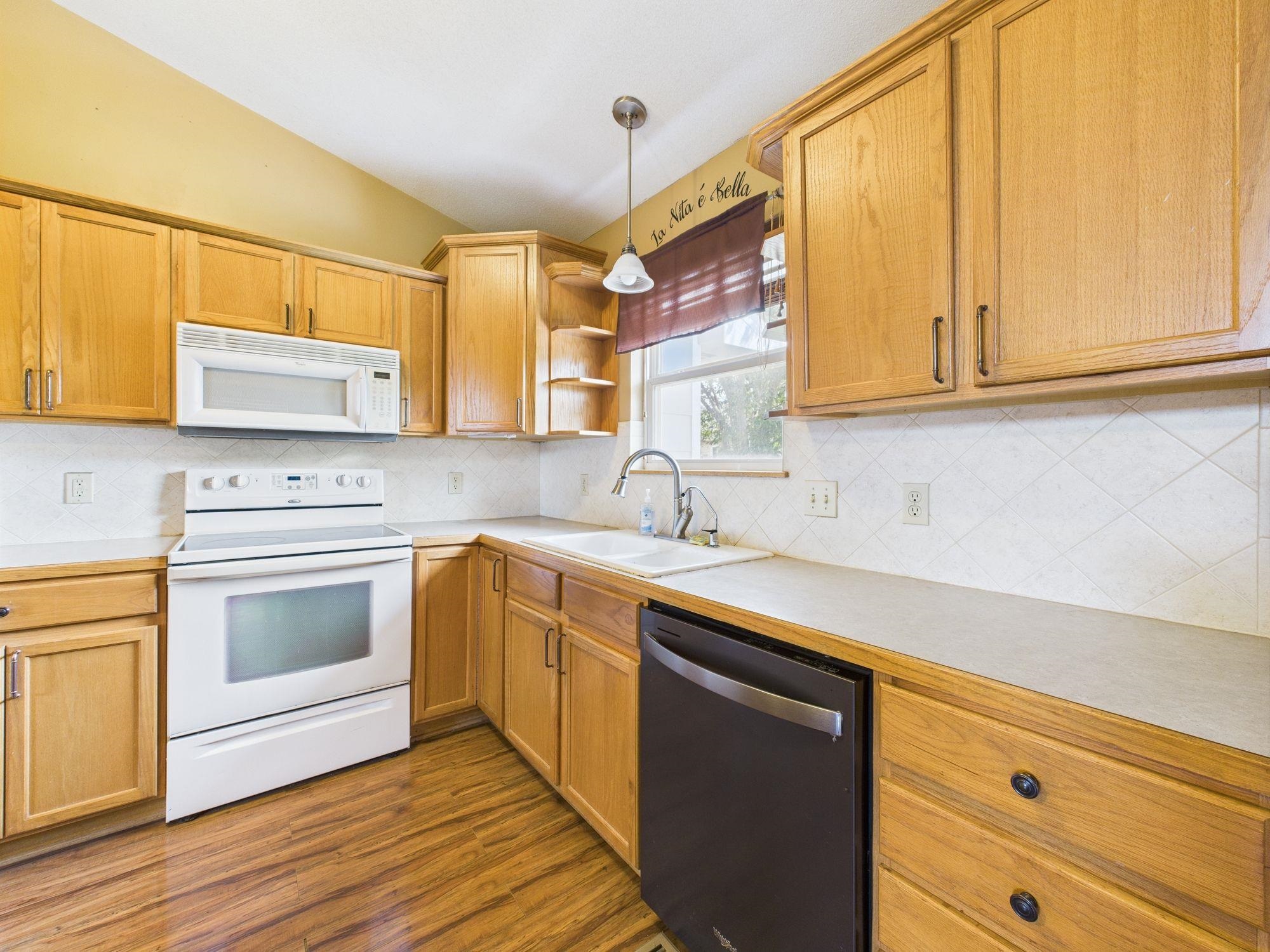 401 E Edinborough Circle Bentley KS 67016