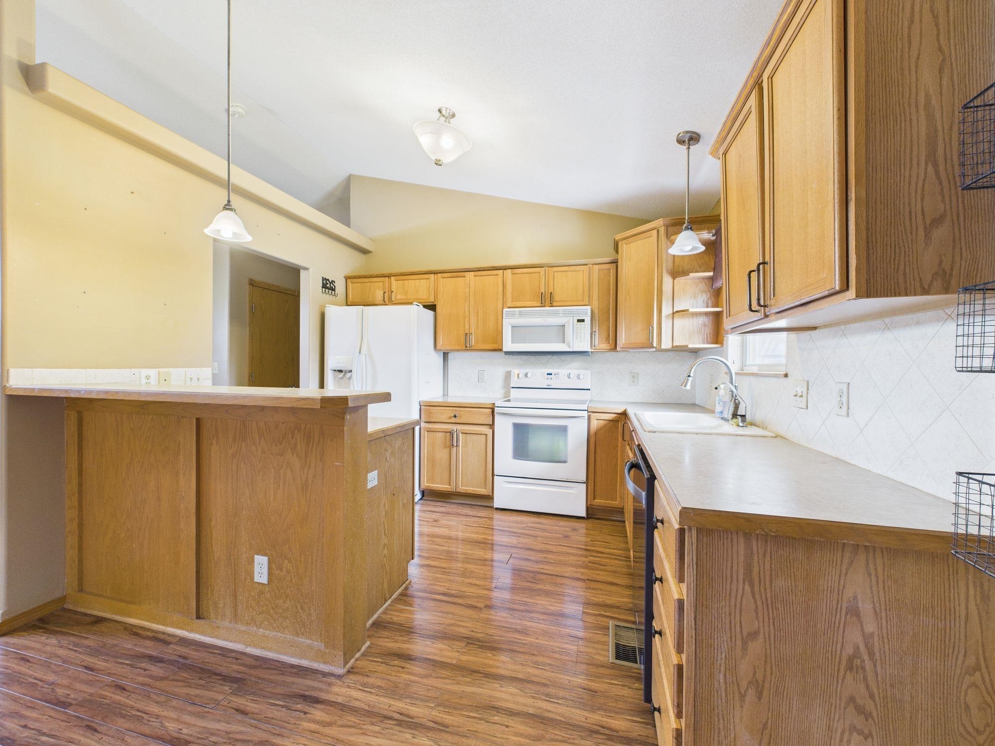 401 E Edinborough Circle Bentley KS 67016