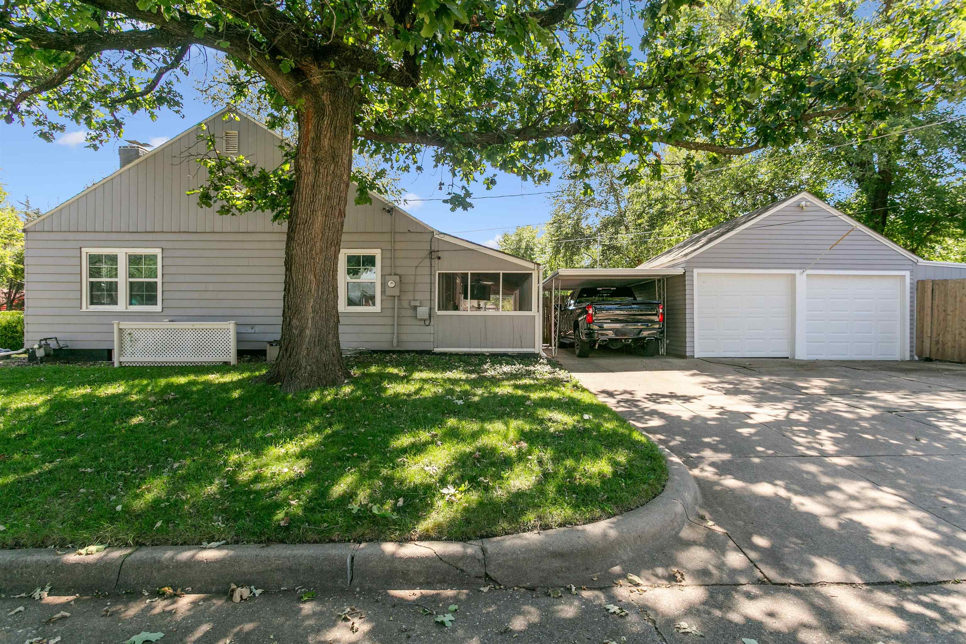 601 S Bluff Avenue Wichita KS 67218