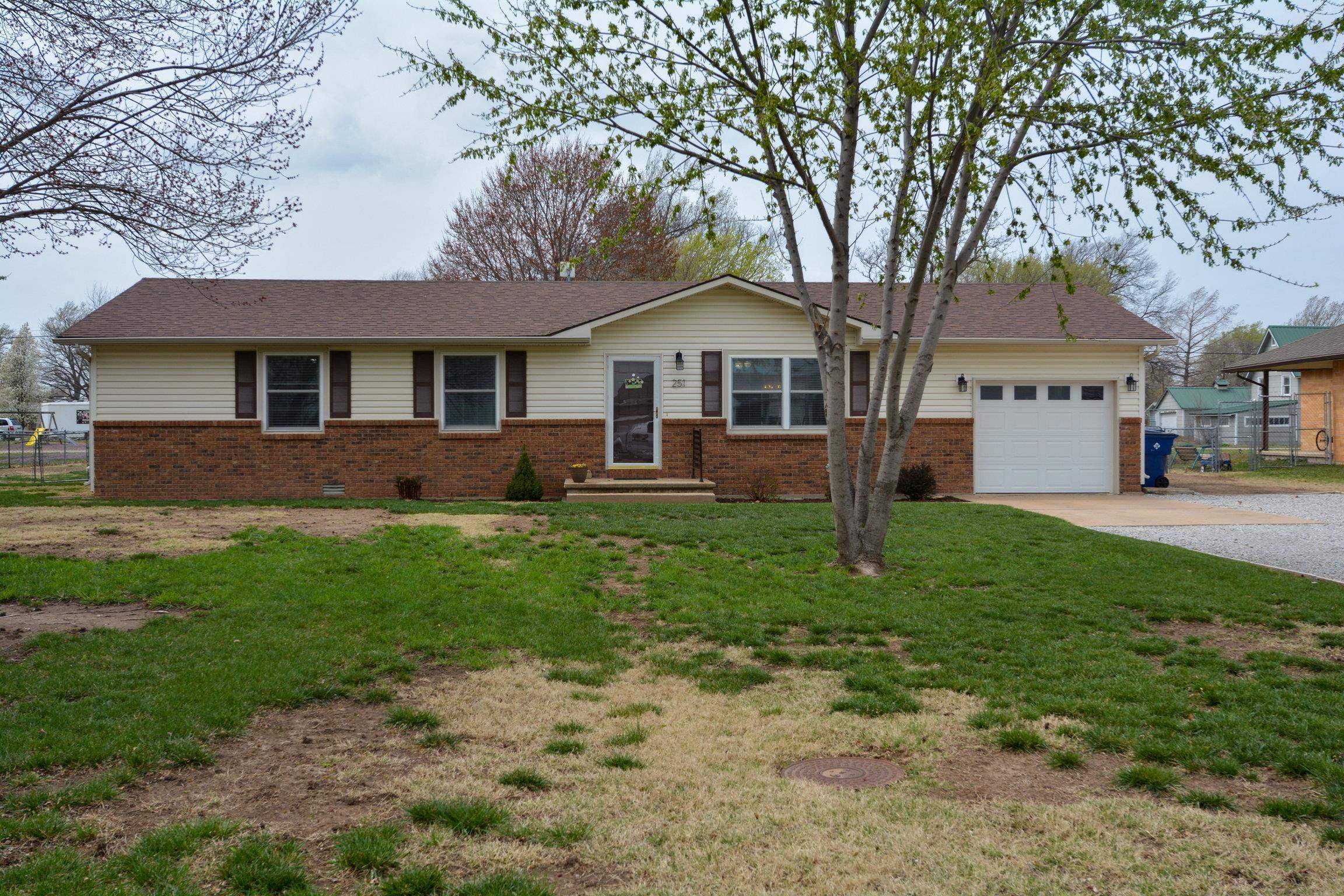 251 N Pratt Street Mount Hope KS 67108