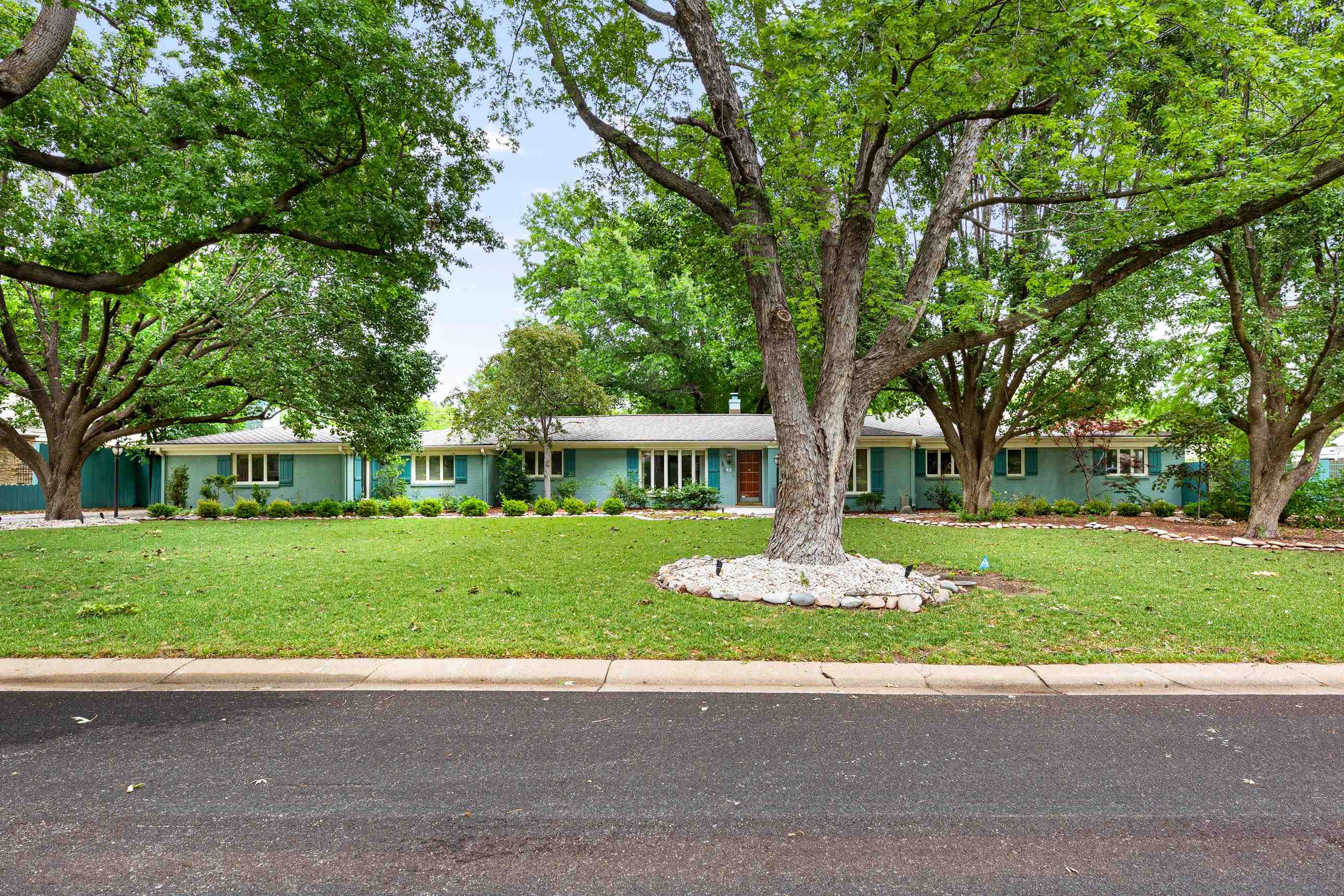 42 N Stratford Eastborough KS 67206