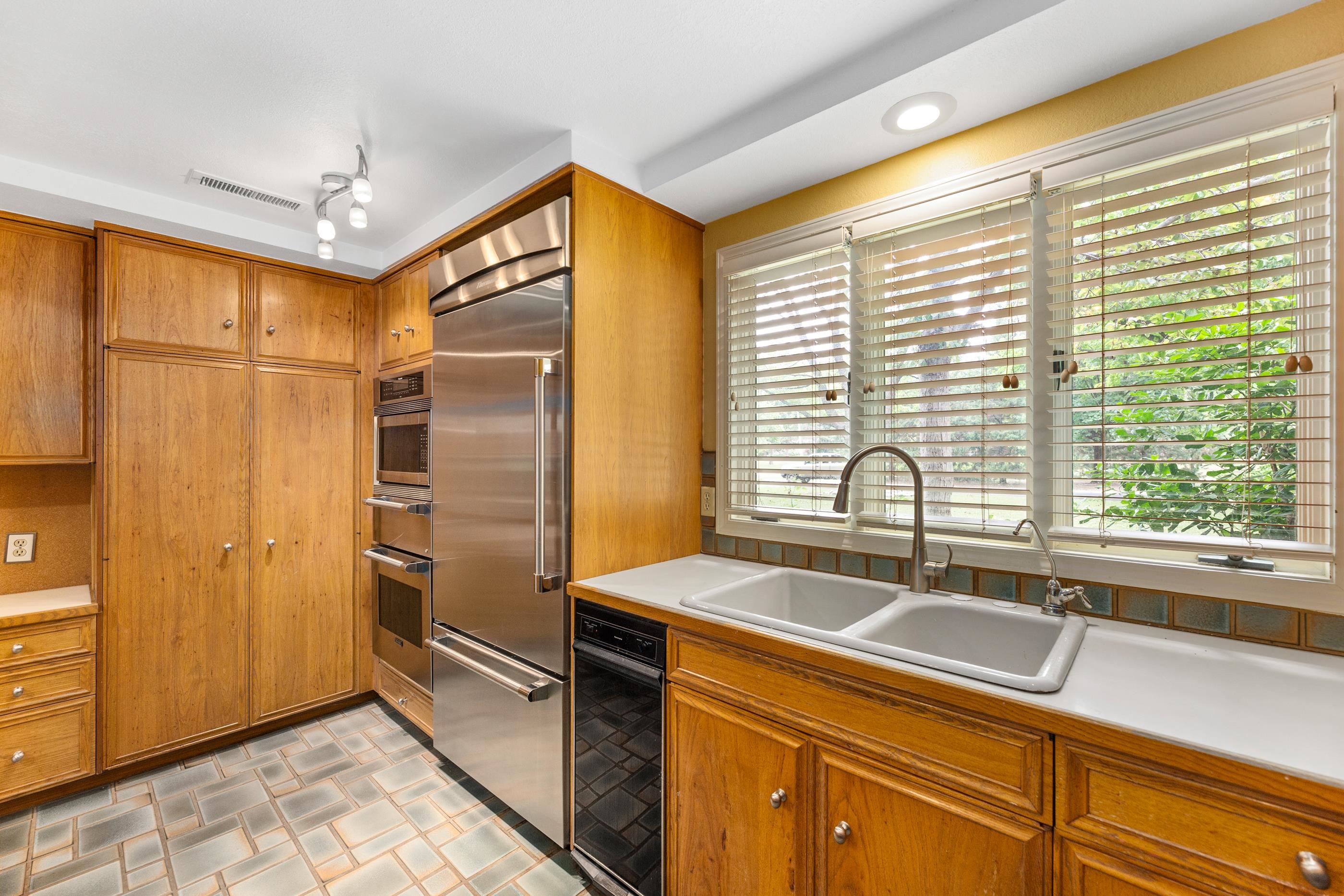 42 N Stratford Eastborough KS 67206