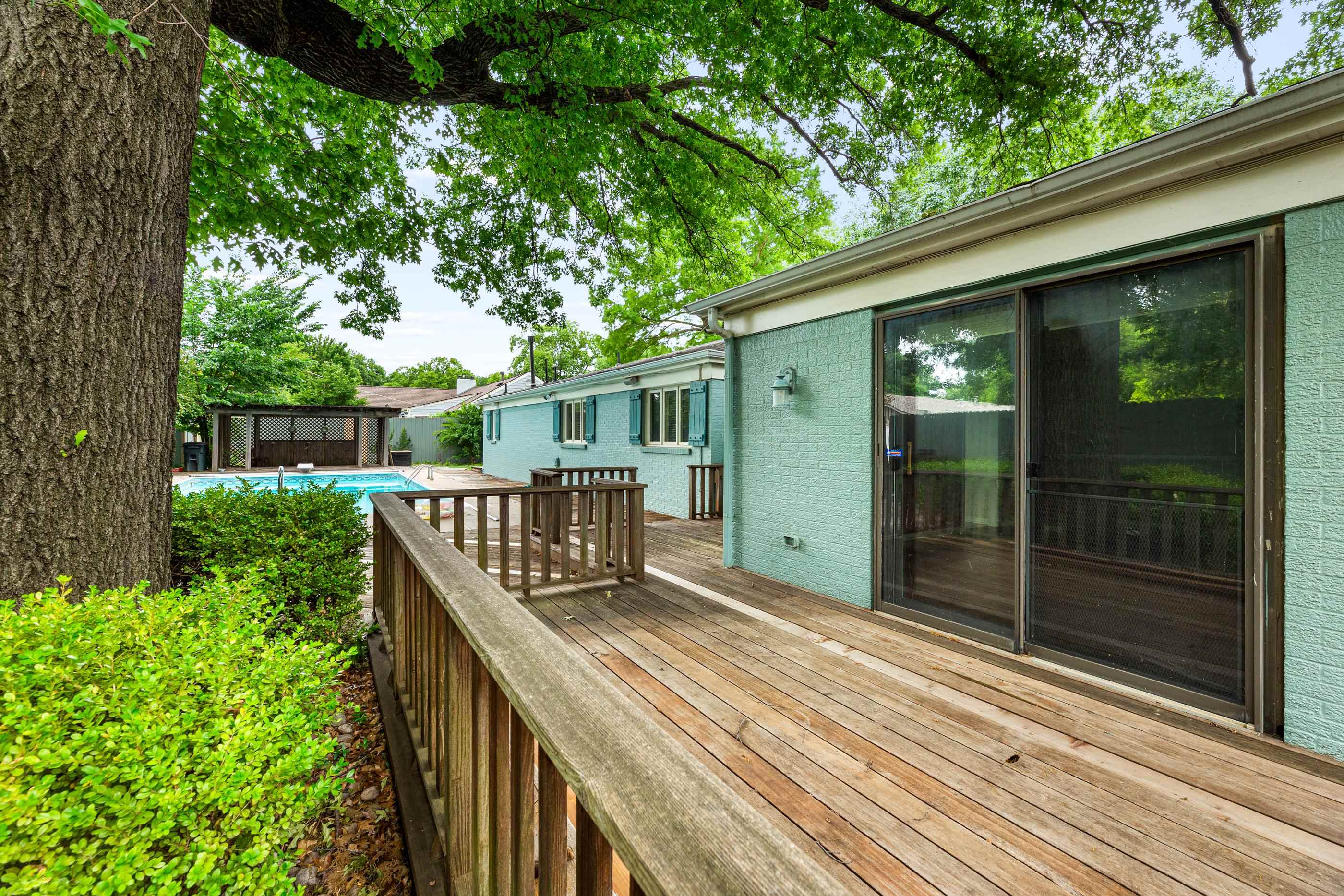 42 N Stratford Eastborough KS 67206