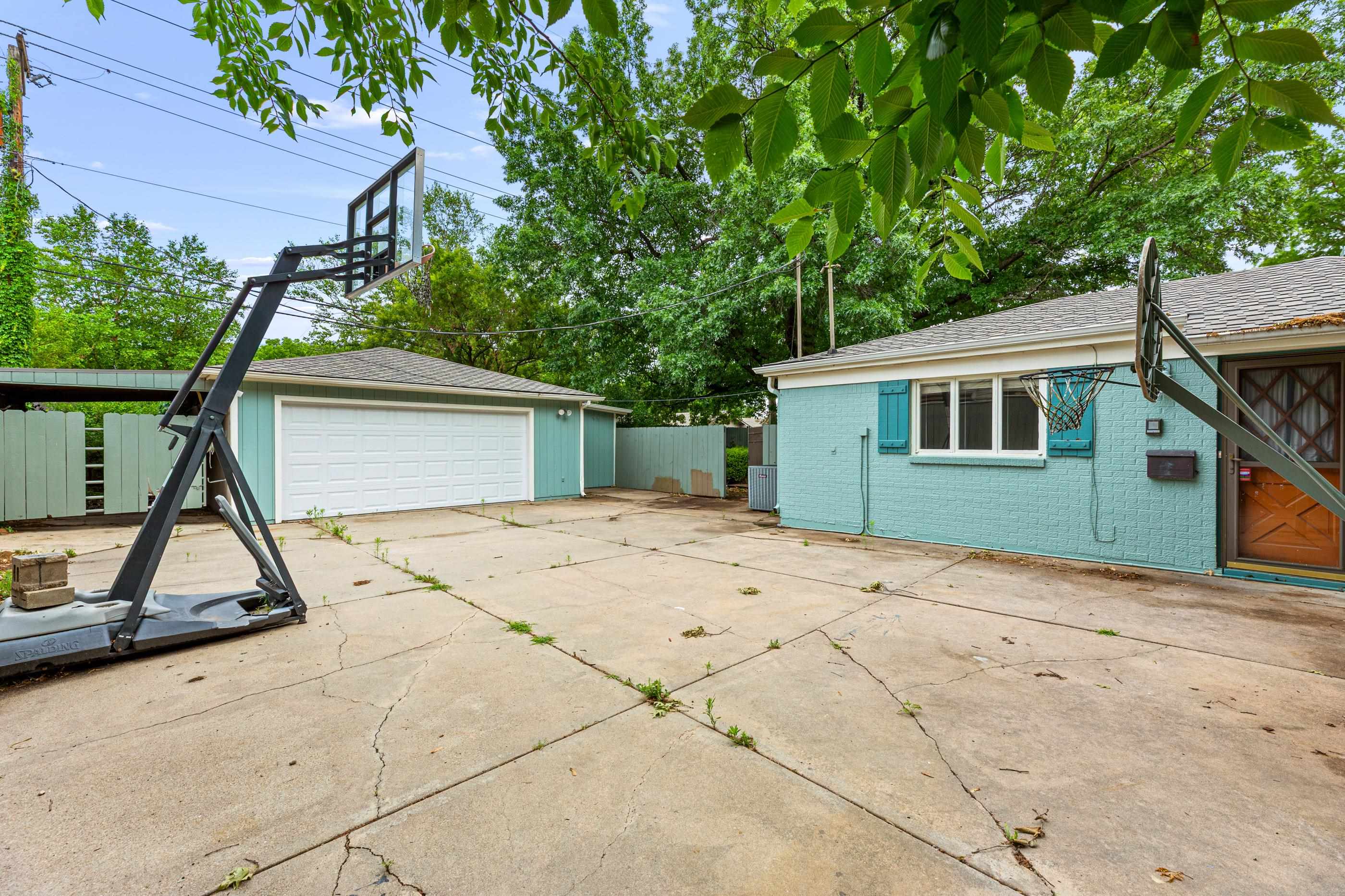 42 N Stratford Eastborough KS 67206