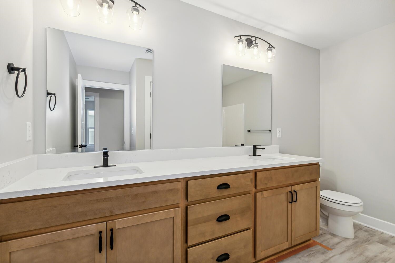 328 E Park Place Andover KS 67002