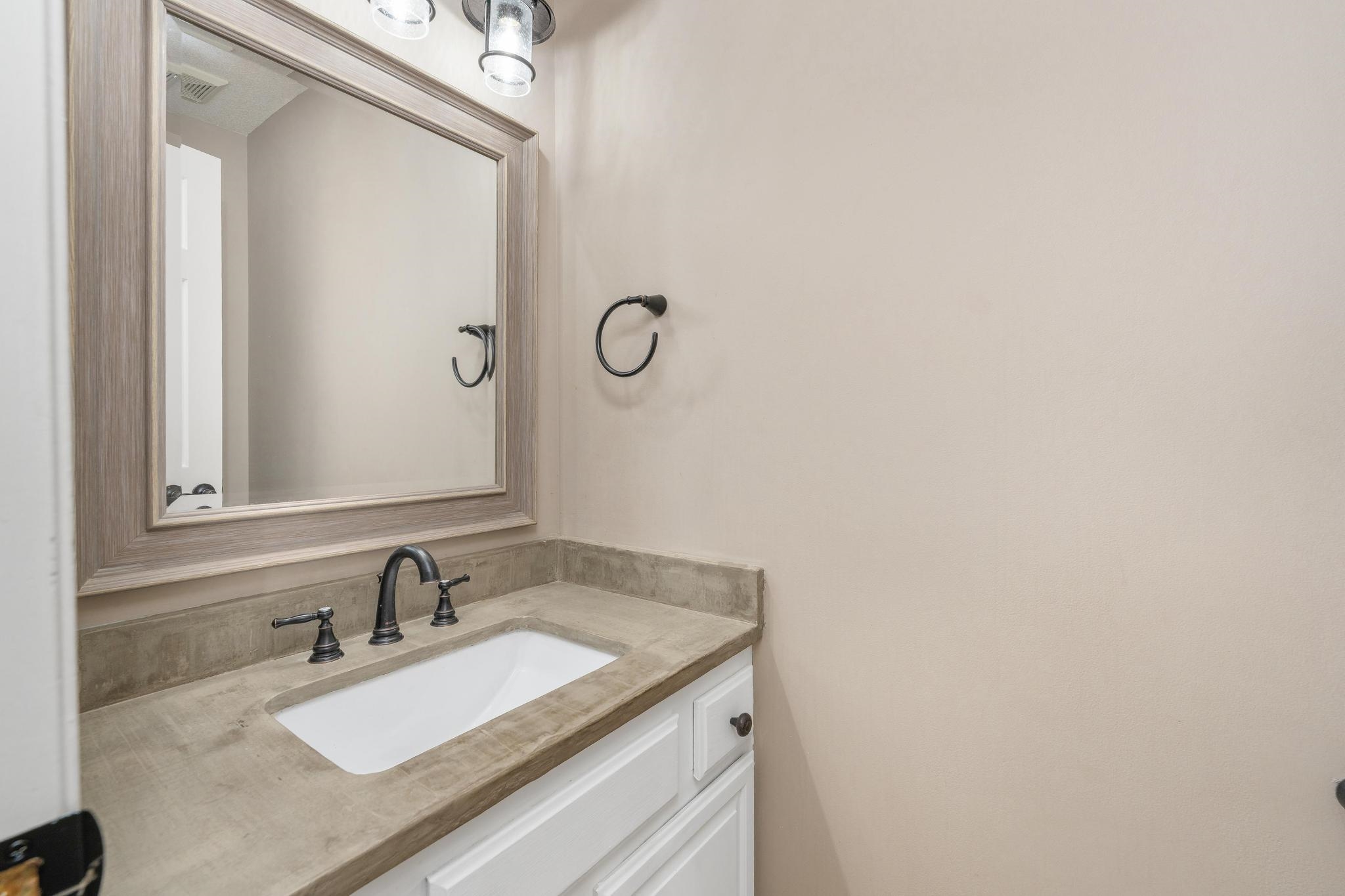 4827 N Homestead Street Bel Aire KS 67220