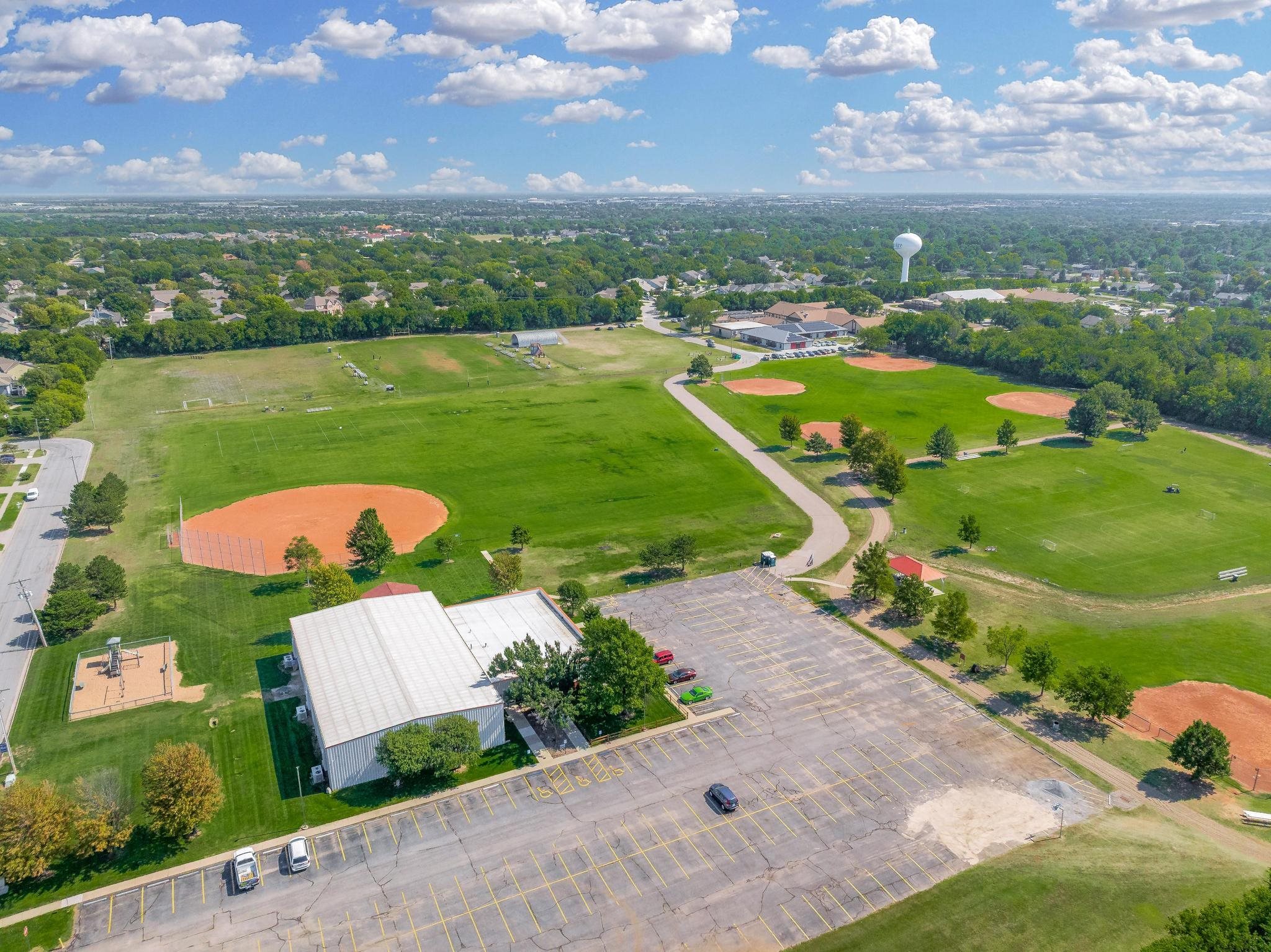 4827 N Homestead Street Bel Aire KS 67220