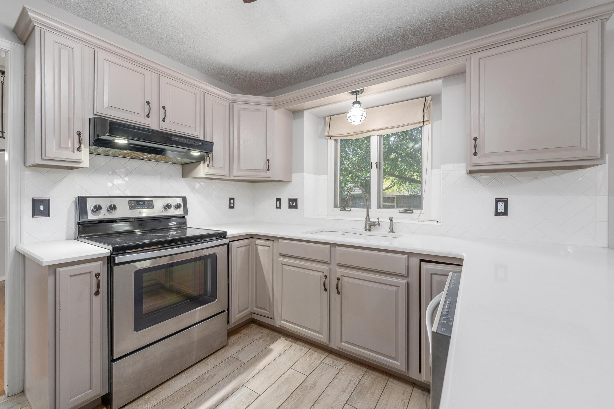 4827 N Homestead Street Bel Aire KS 67220