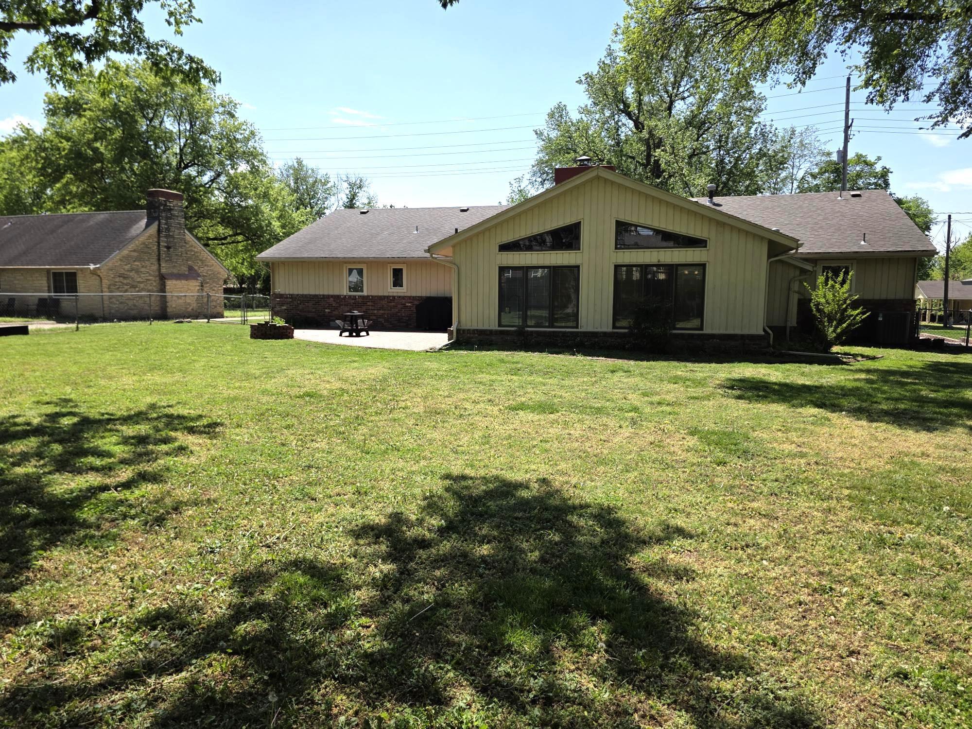 1702 E 12th Winfield KS 67156