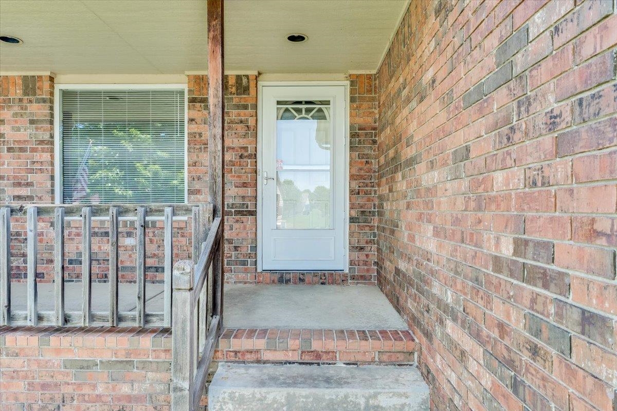 2302 N Shefford Circle Wichita KS 67205