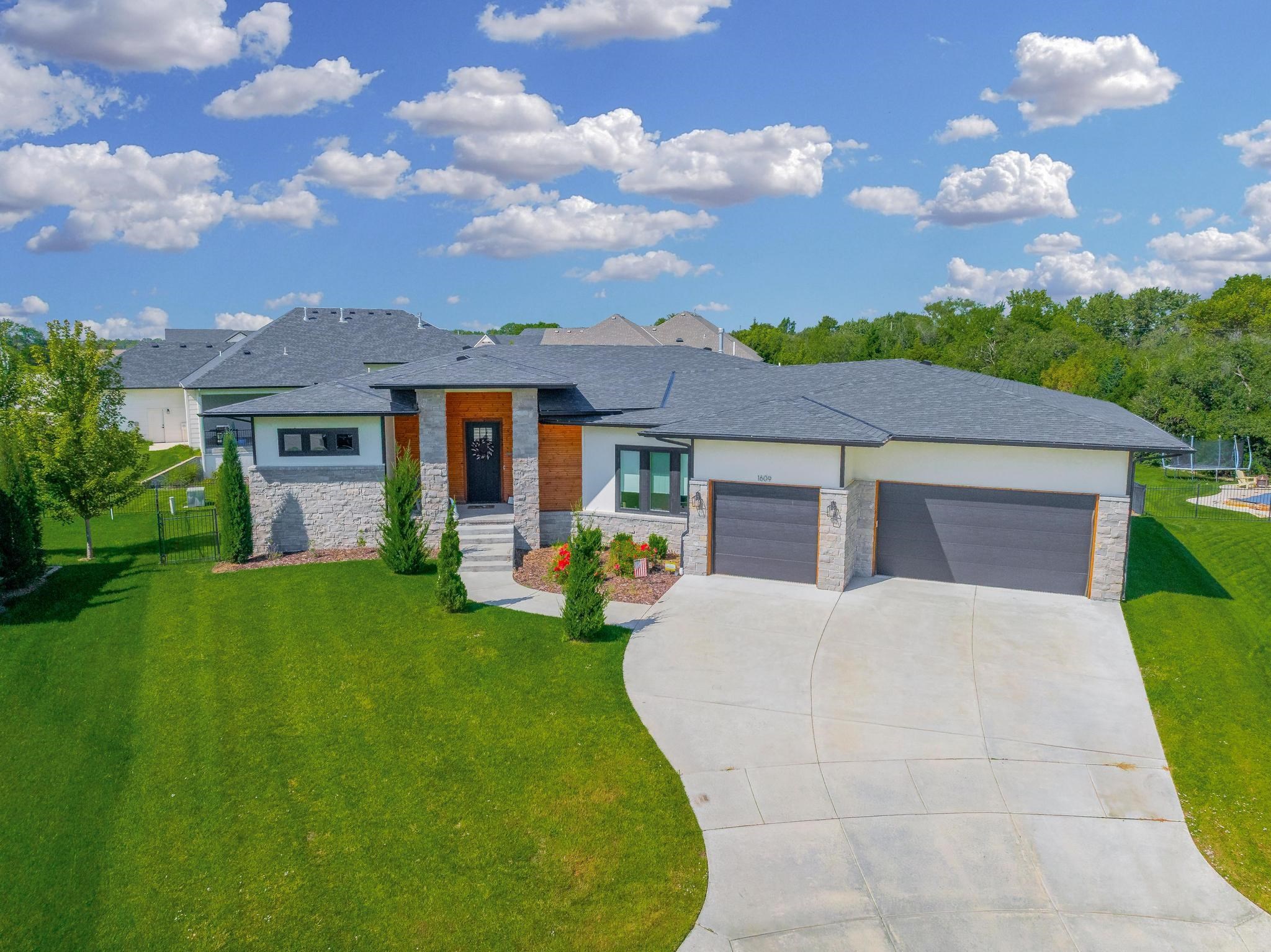 1609 N Lakeside Court Andover KS 67002