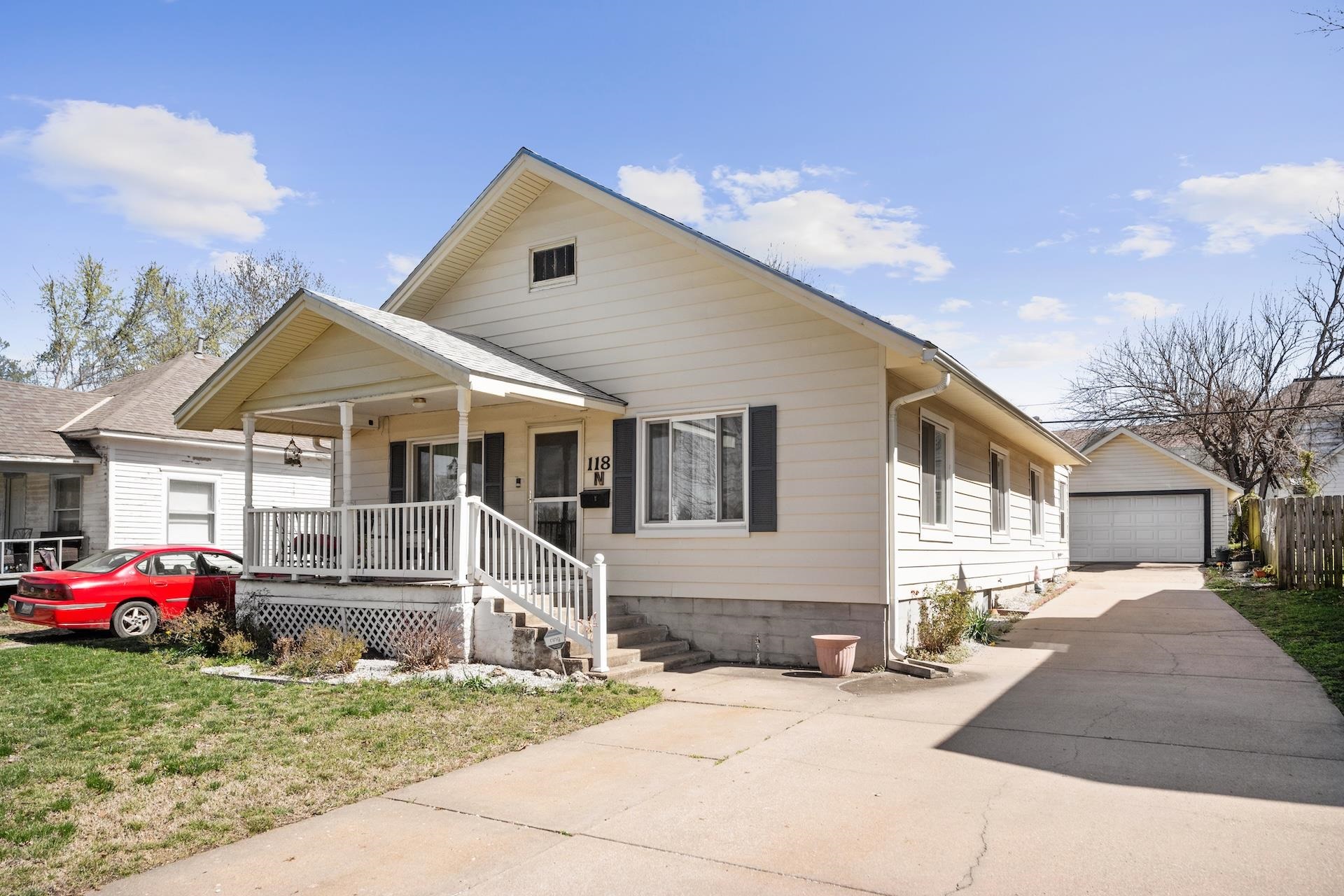 118 N Massachusetts Winfield KS 67156-1818