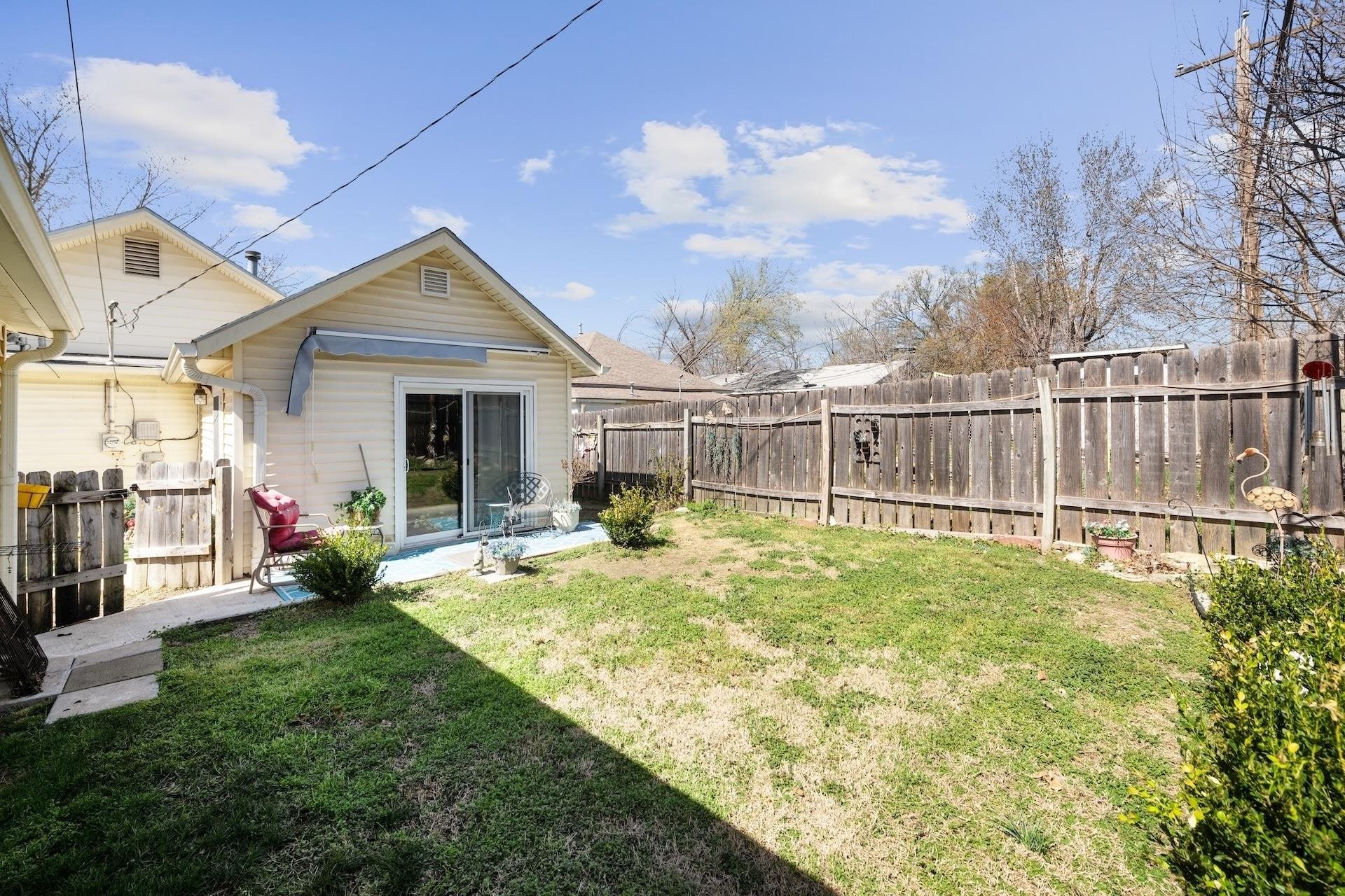 118 N Massachusetts Winfield KS 67156-1818