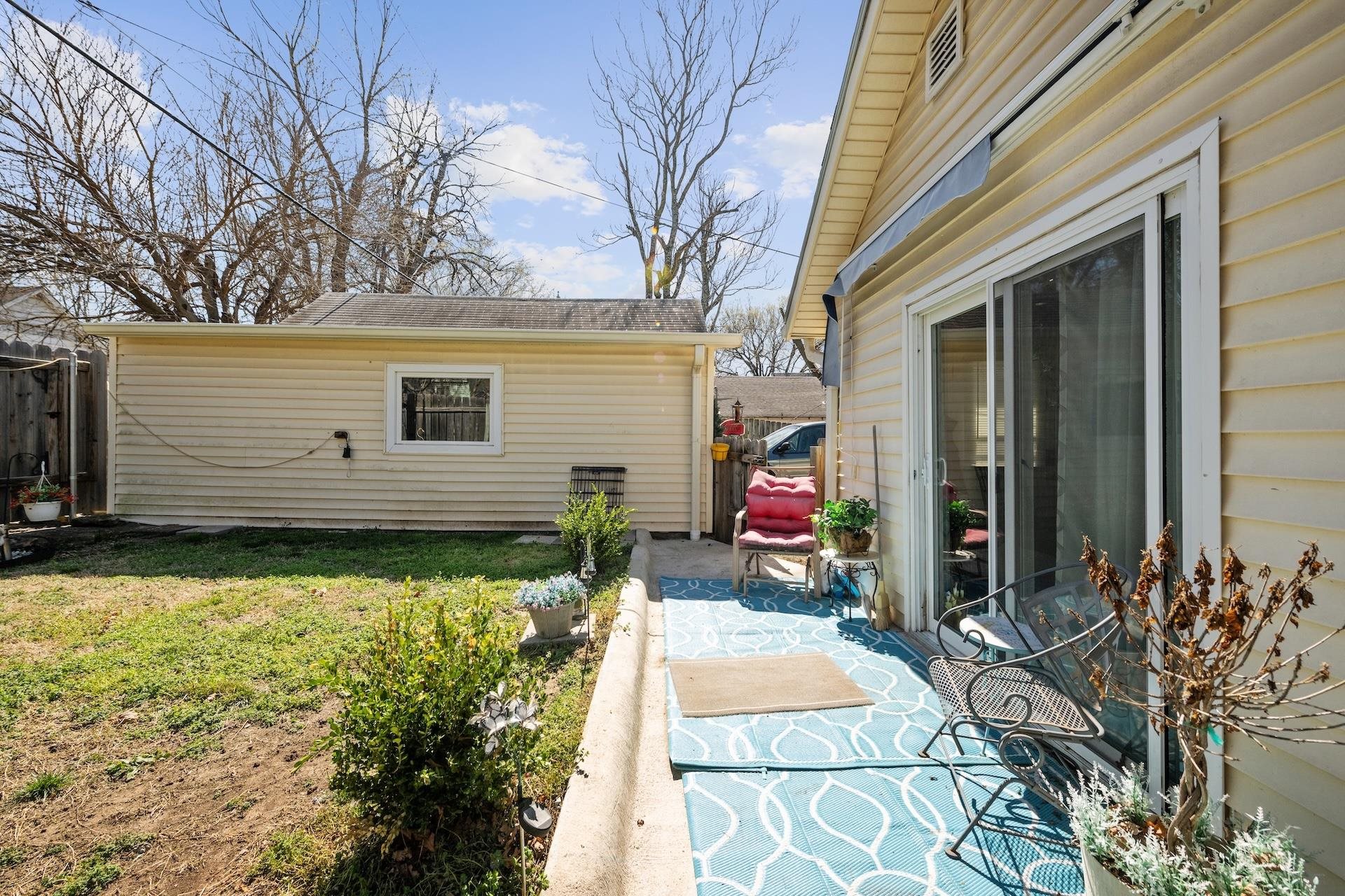 118 N Massachusetts Winfield KS 67156-1818