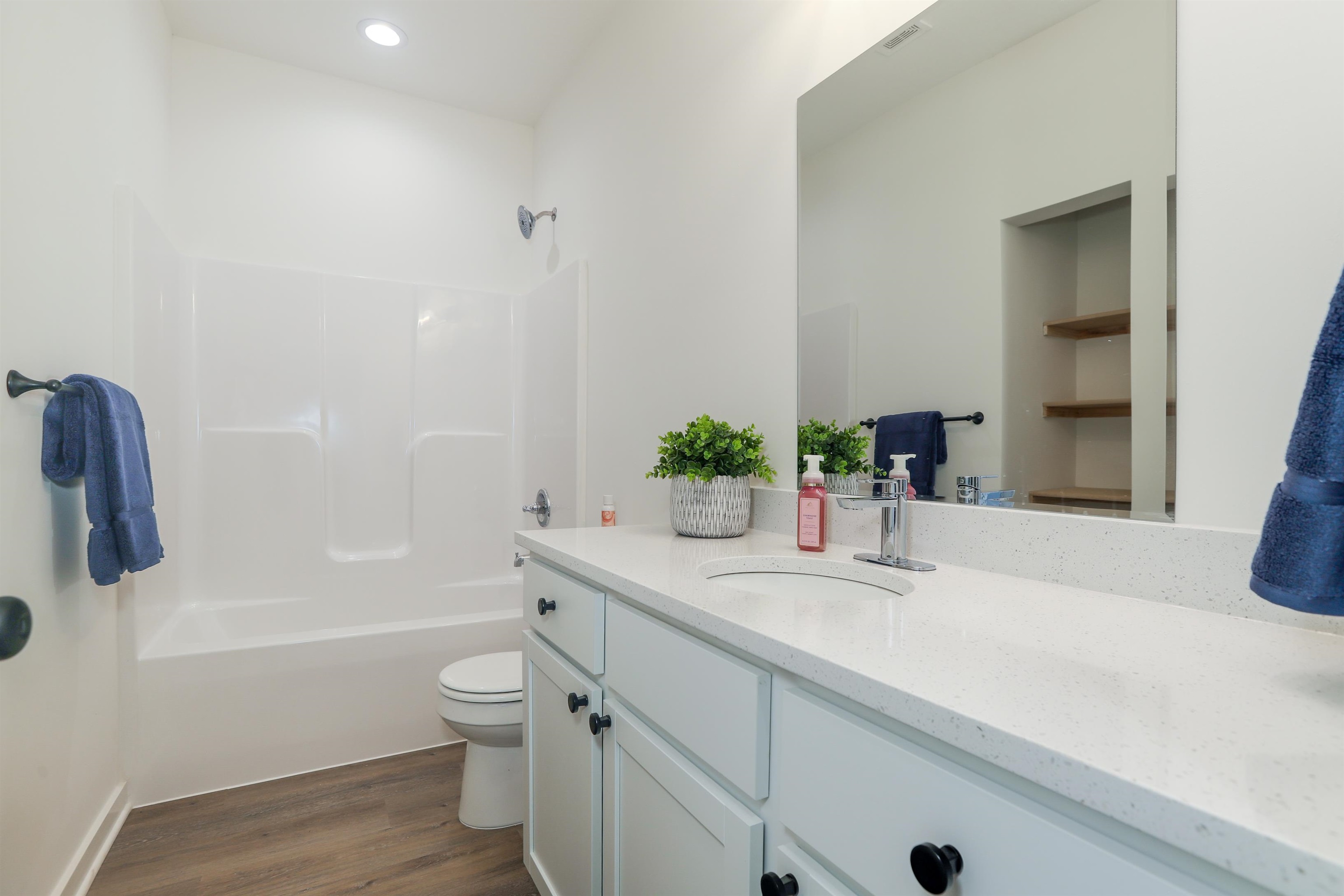 5346 Pinecrest Court N Bel Aire KS 67220