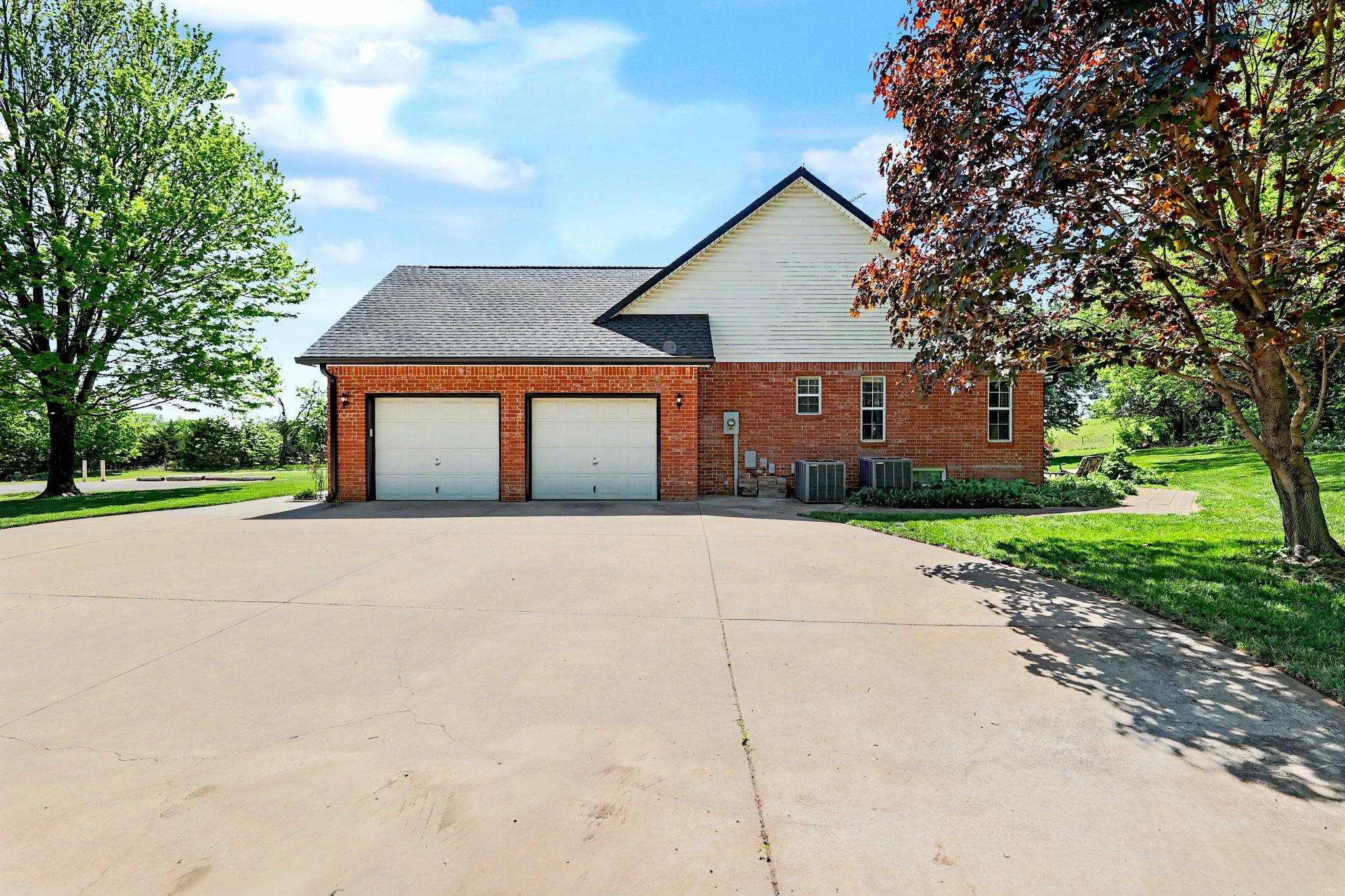 401 N Trail Mulvane KS 67110