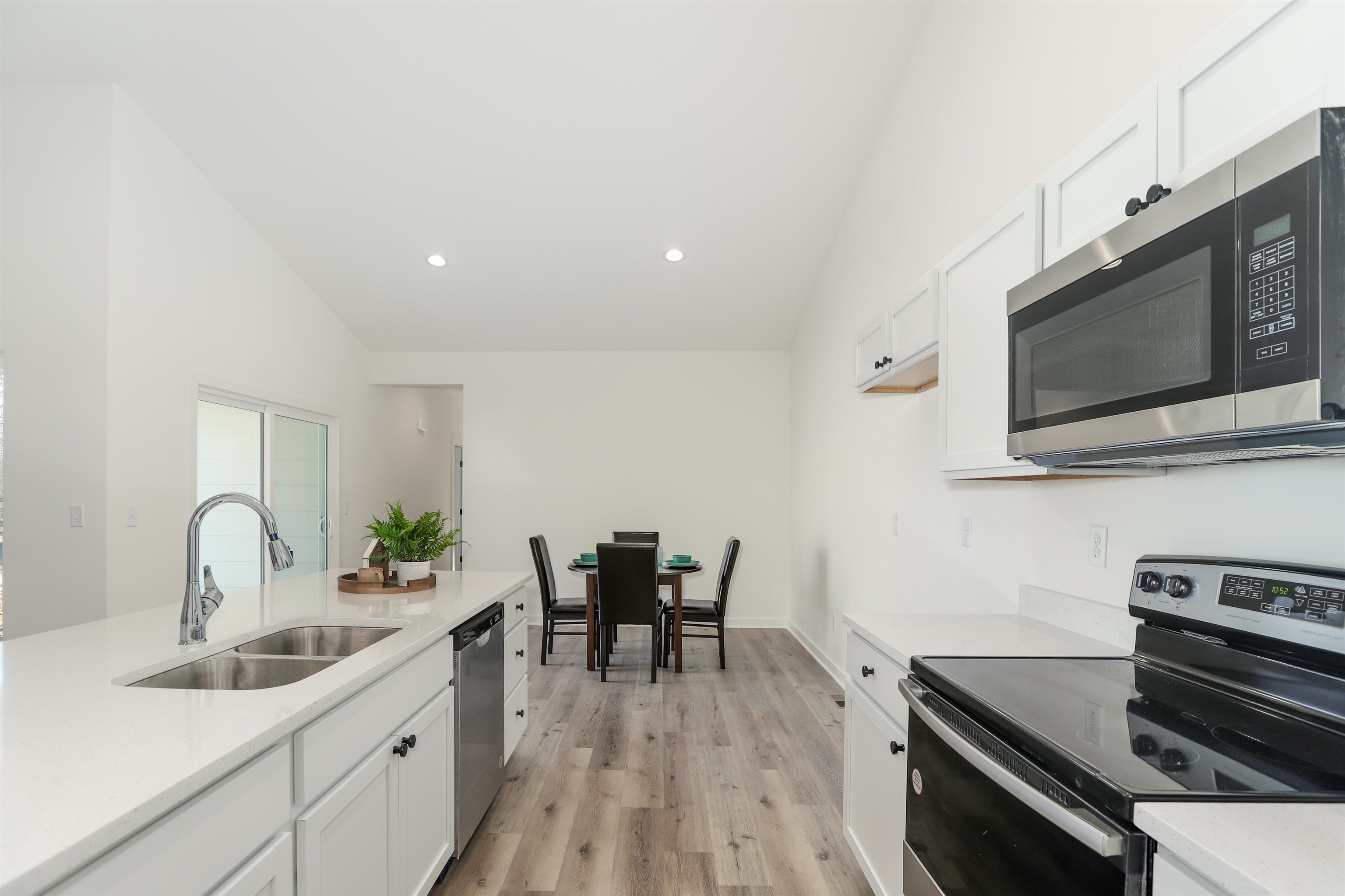 5368 N Pinecrest Street Bel Aire KS 67220