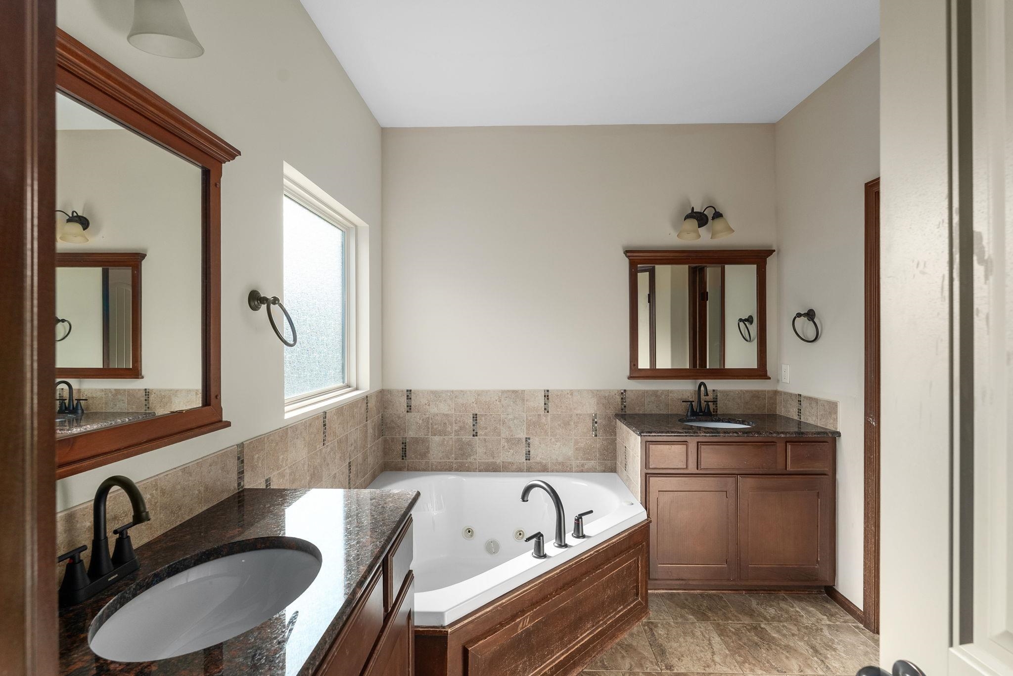 2246 E Tall Tree Circle Derby KS 67037