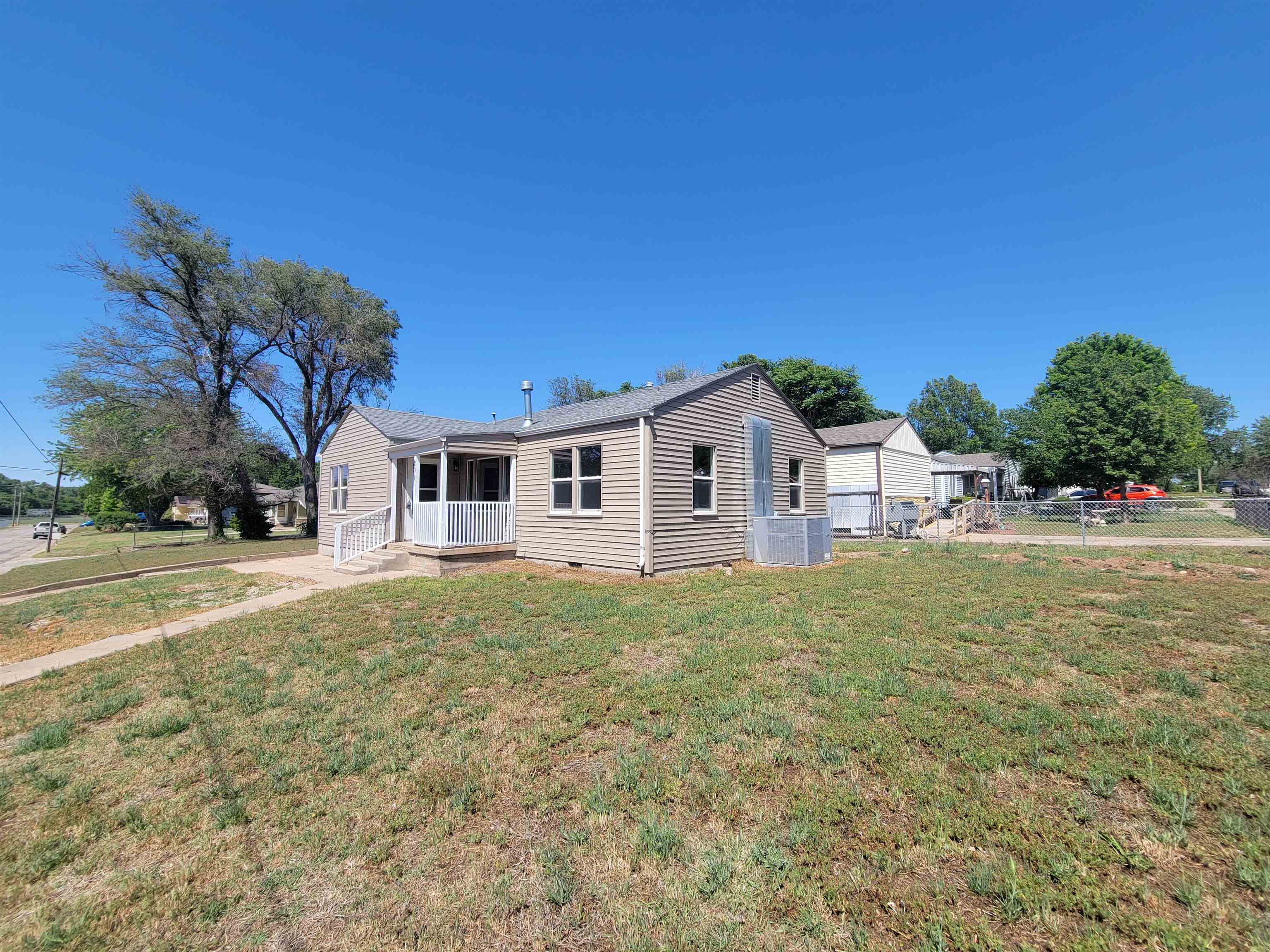 201 N Cherry Wellington KS 67152