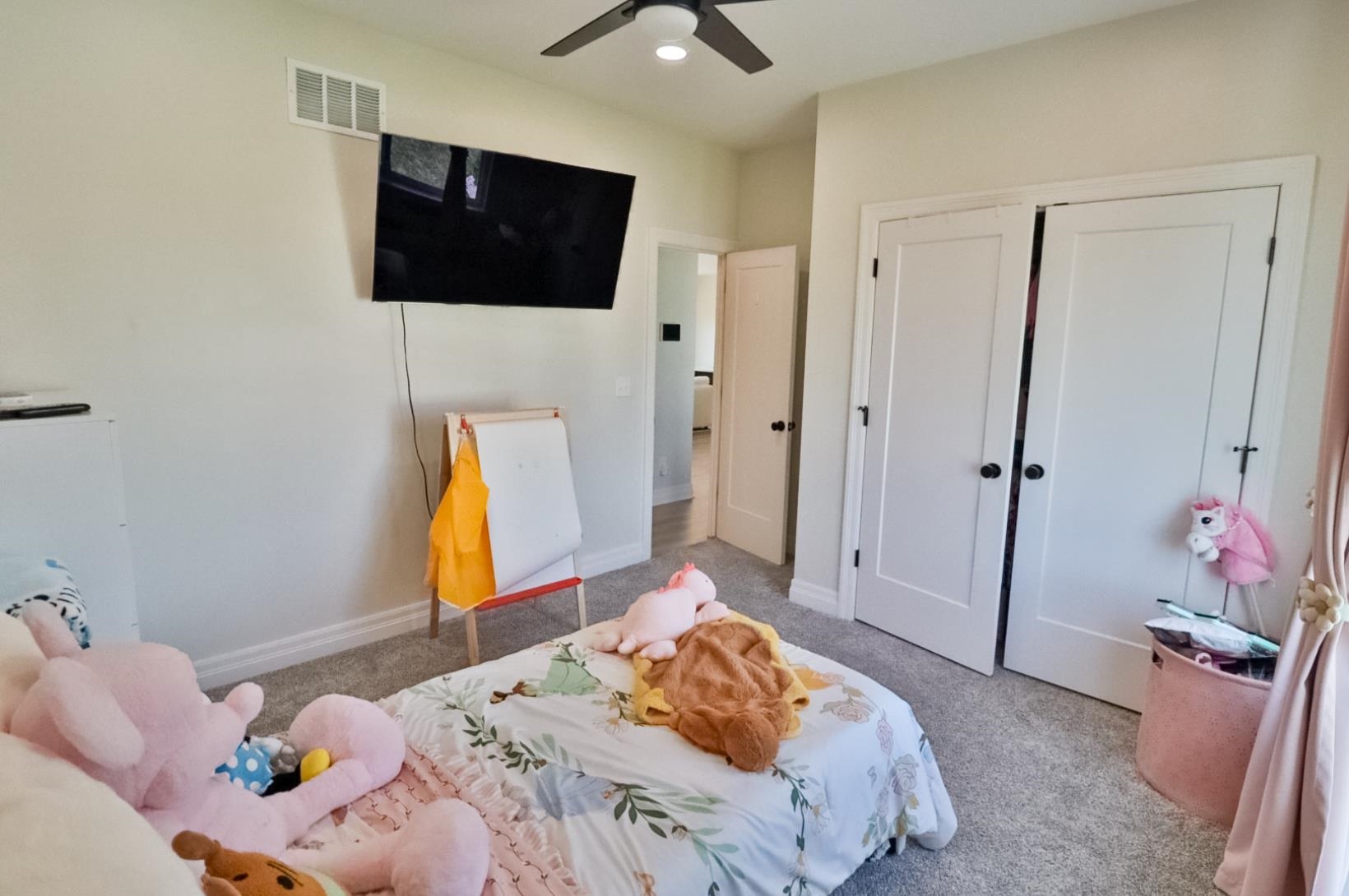 5247 N Cambridge Street Bel Aire KS 67226