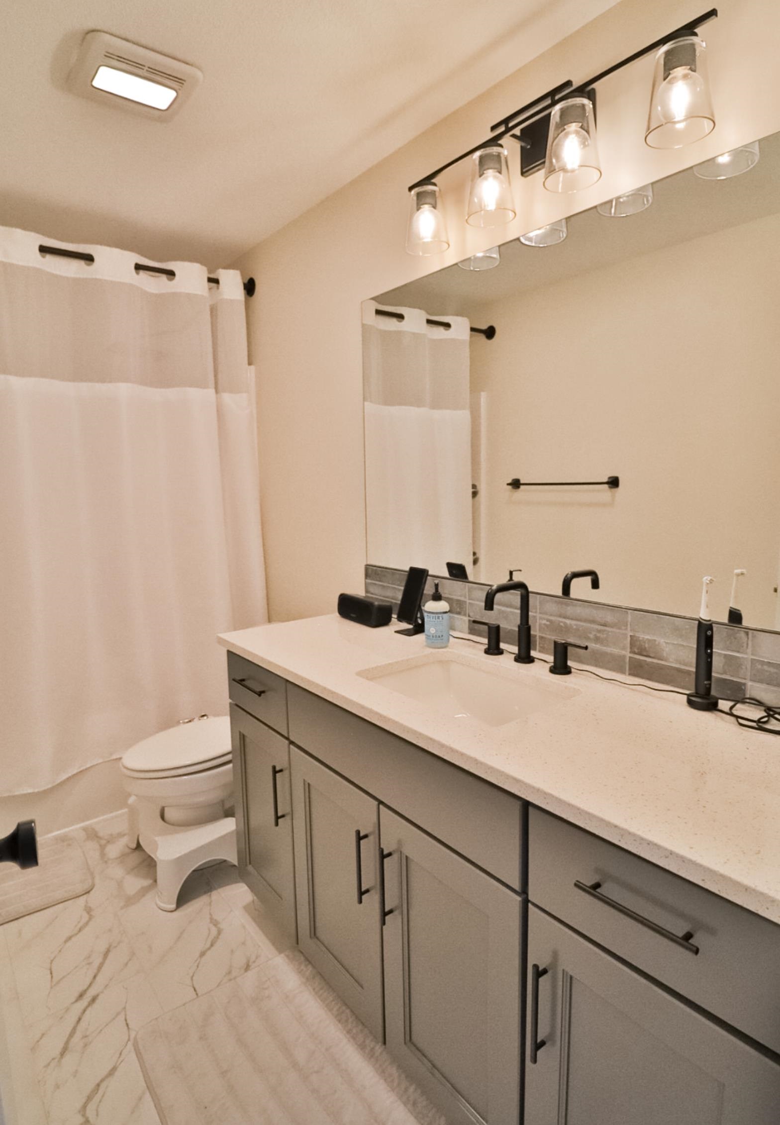 5247 N Cambridge Street Bel Aire KS 67226
