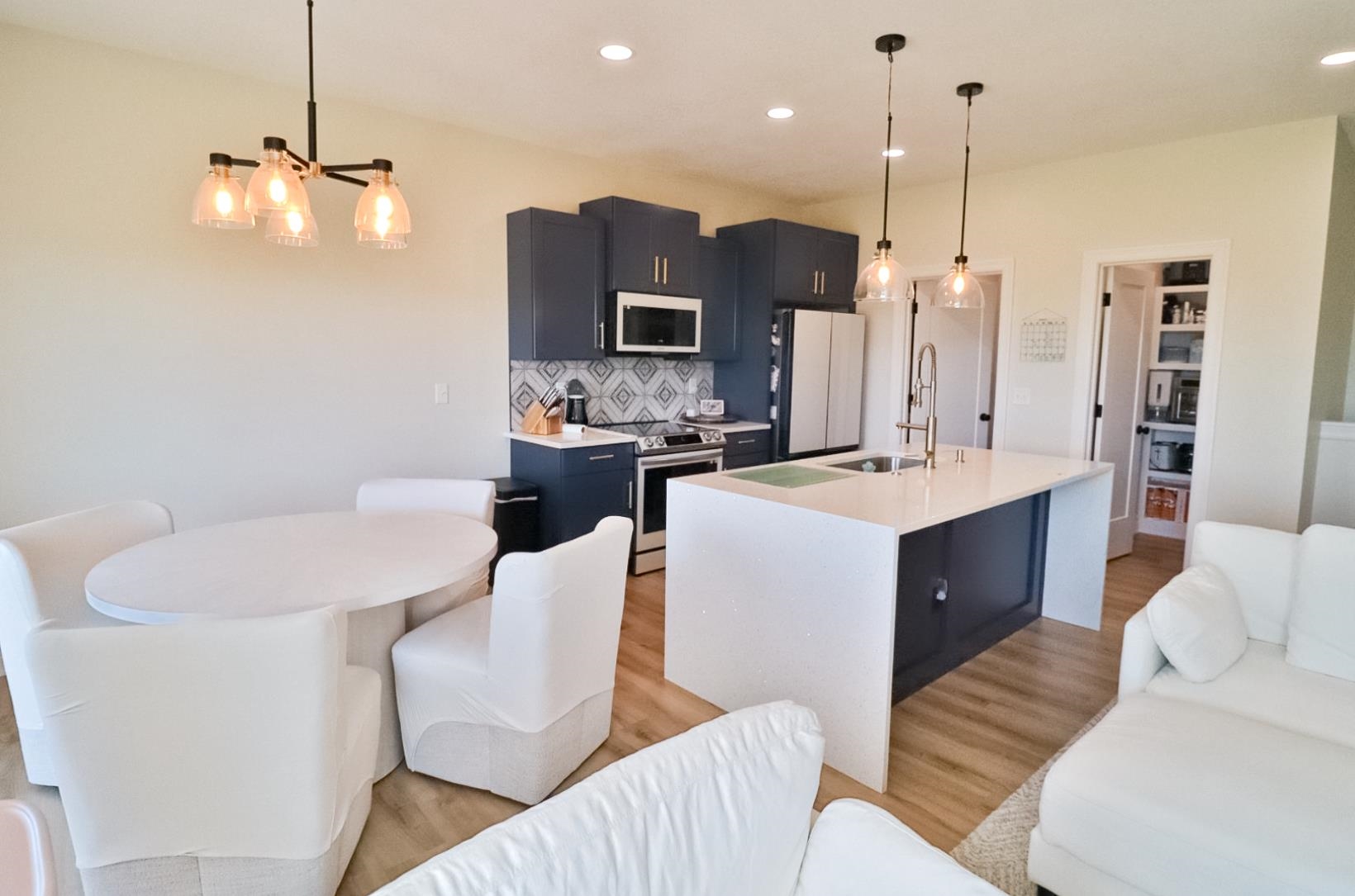 5247 N Cambridge Street Bel Aire KS 67226