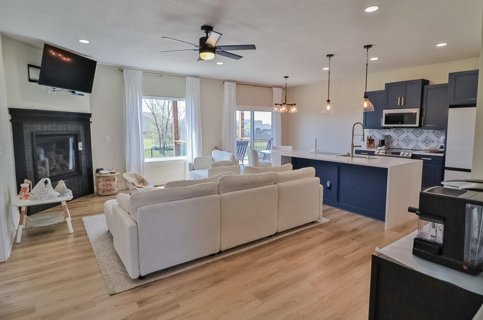 5247 N Cambridge Street Bel Aire KS 67226