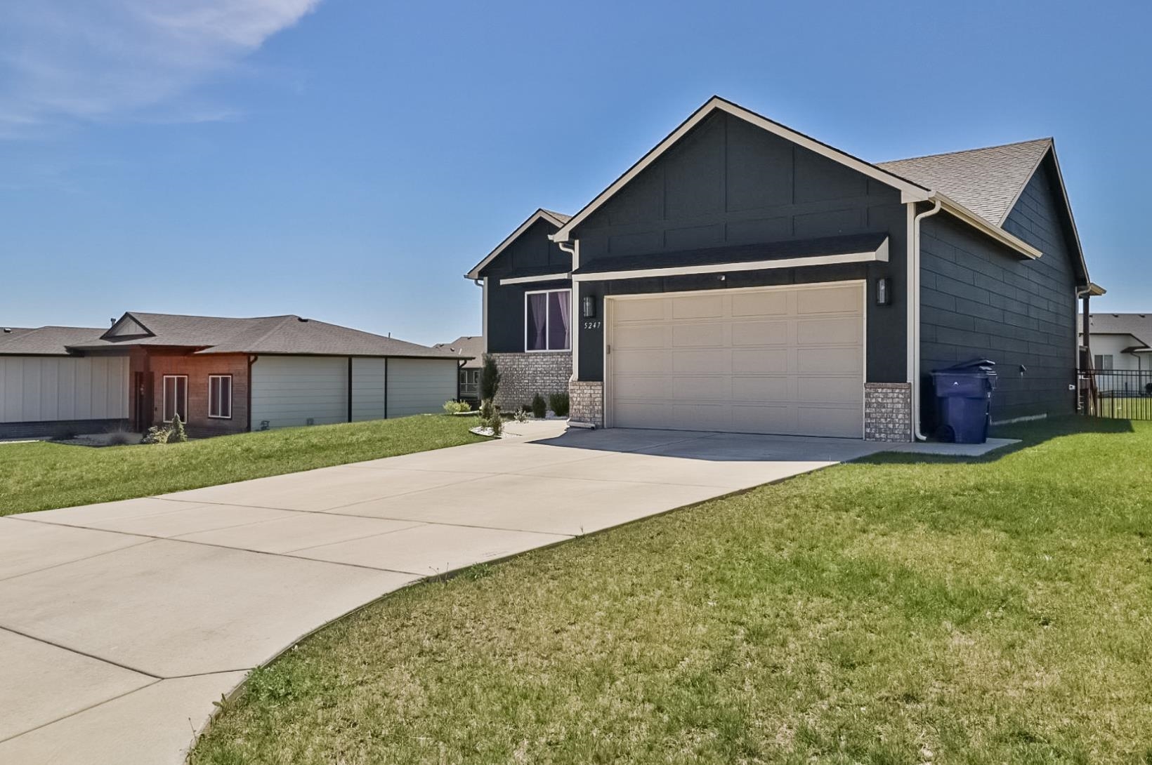 5247 N Cambridge Street Bel Aire KS 67226