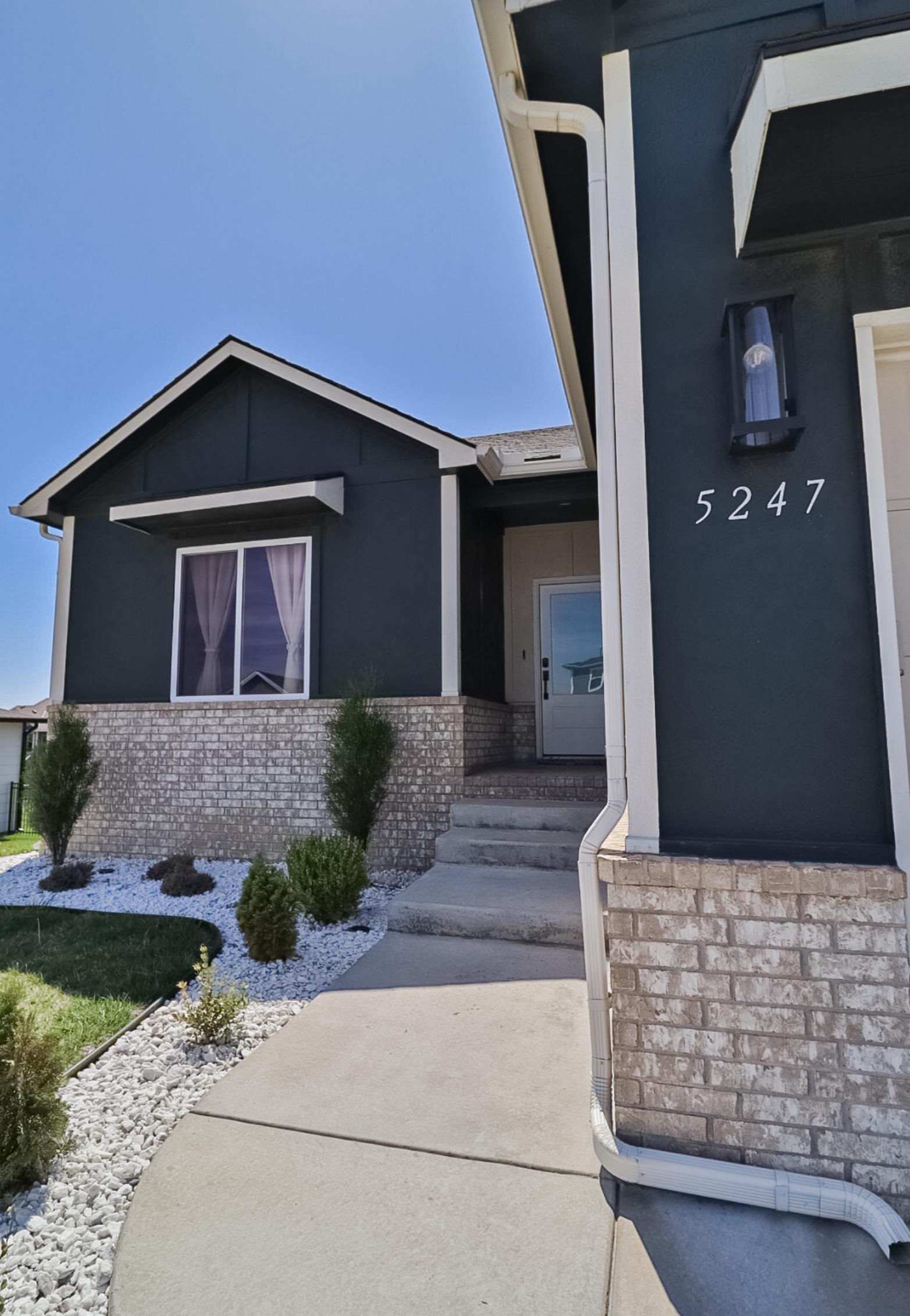 5247 N Cambridge Street Bel Aire KS 67226