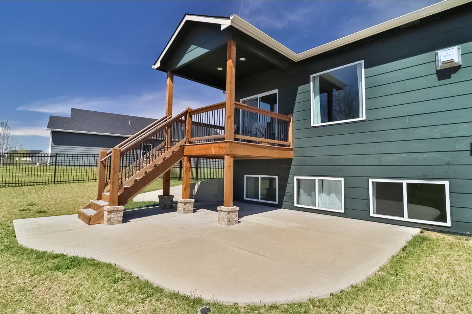 5247 N Cambridge Street Bel Aire KS 67226