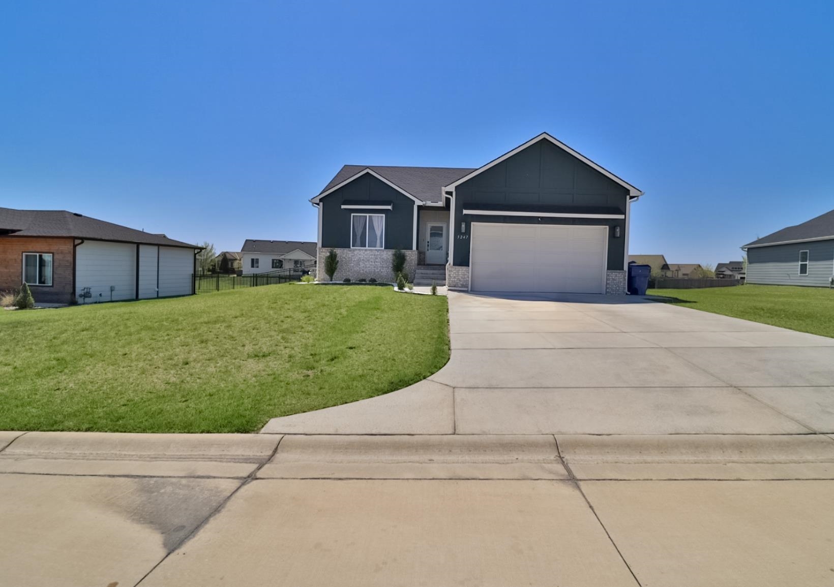 5247 N Cambridge Street Bel Aire KS 67226