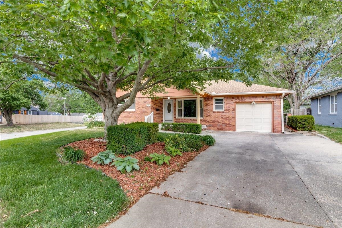 901 N El Paso Drive Derby KS 67037