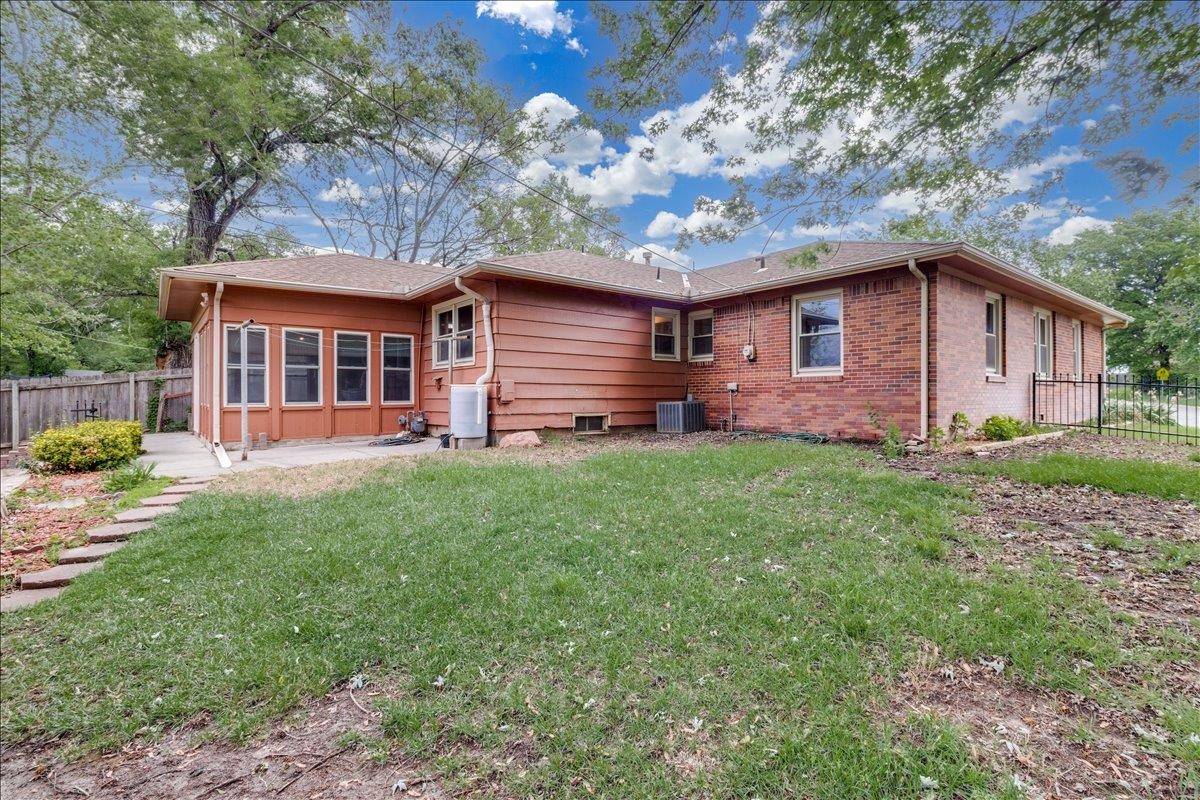 901 N El Paso Drive Derby KS 67037