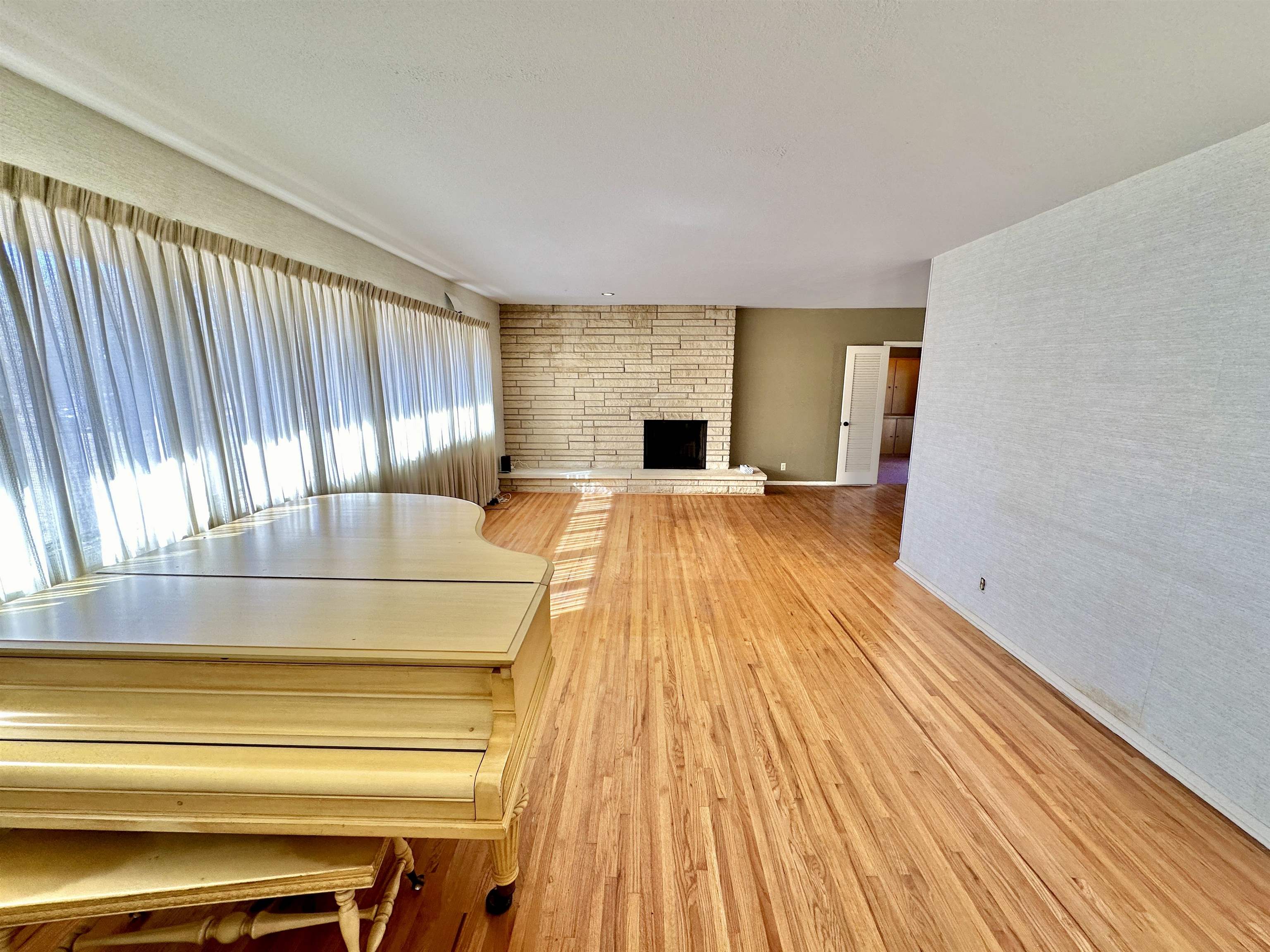 1441 N Spring Lane Wichita KS 67208