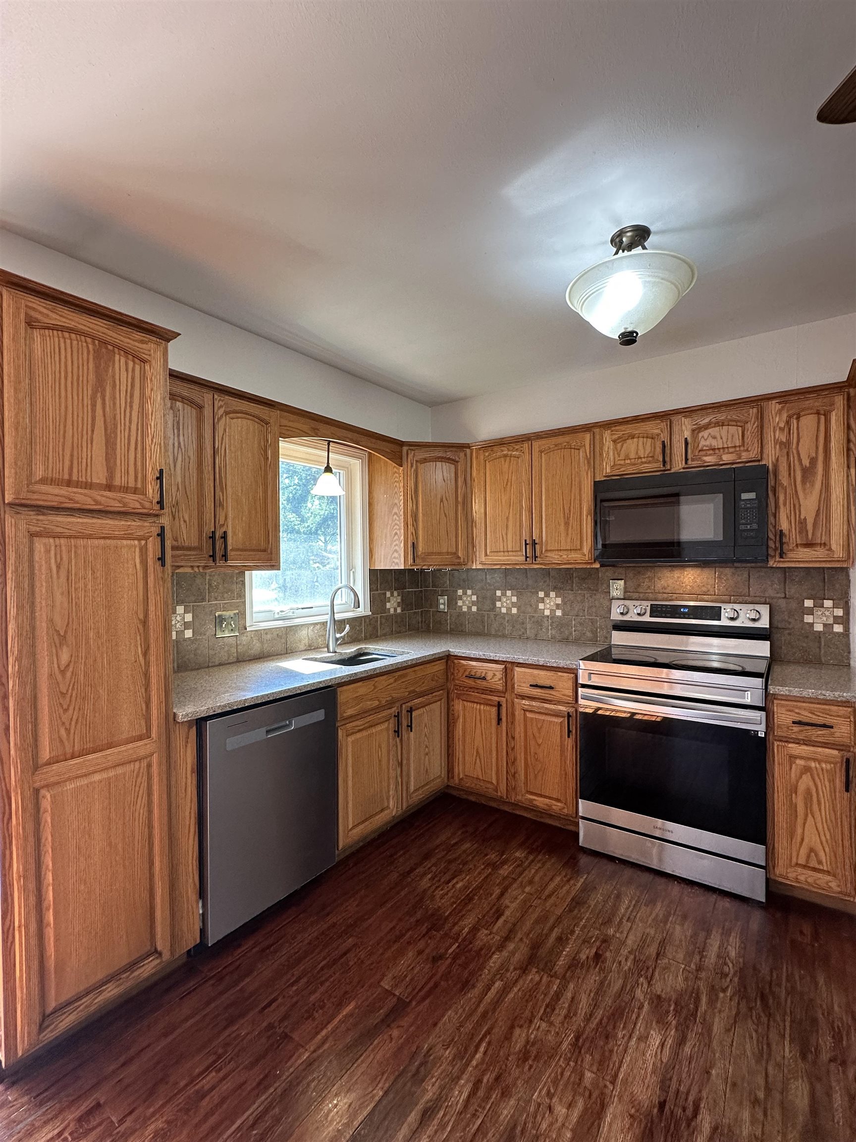 3328 S Chase Avenue Wichita KS 67217