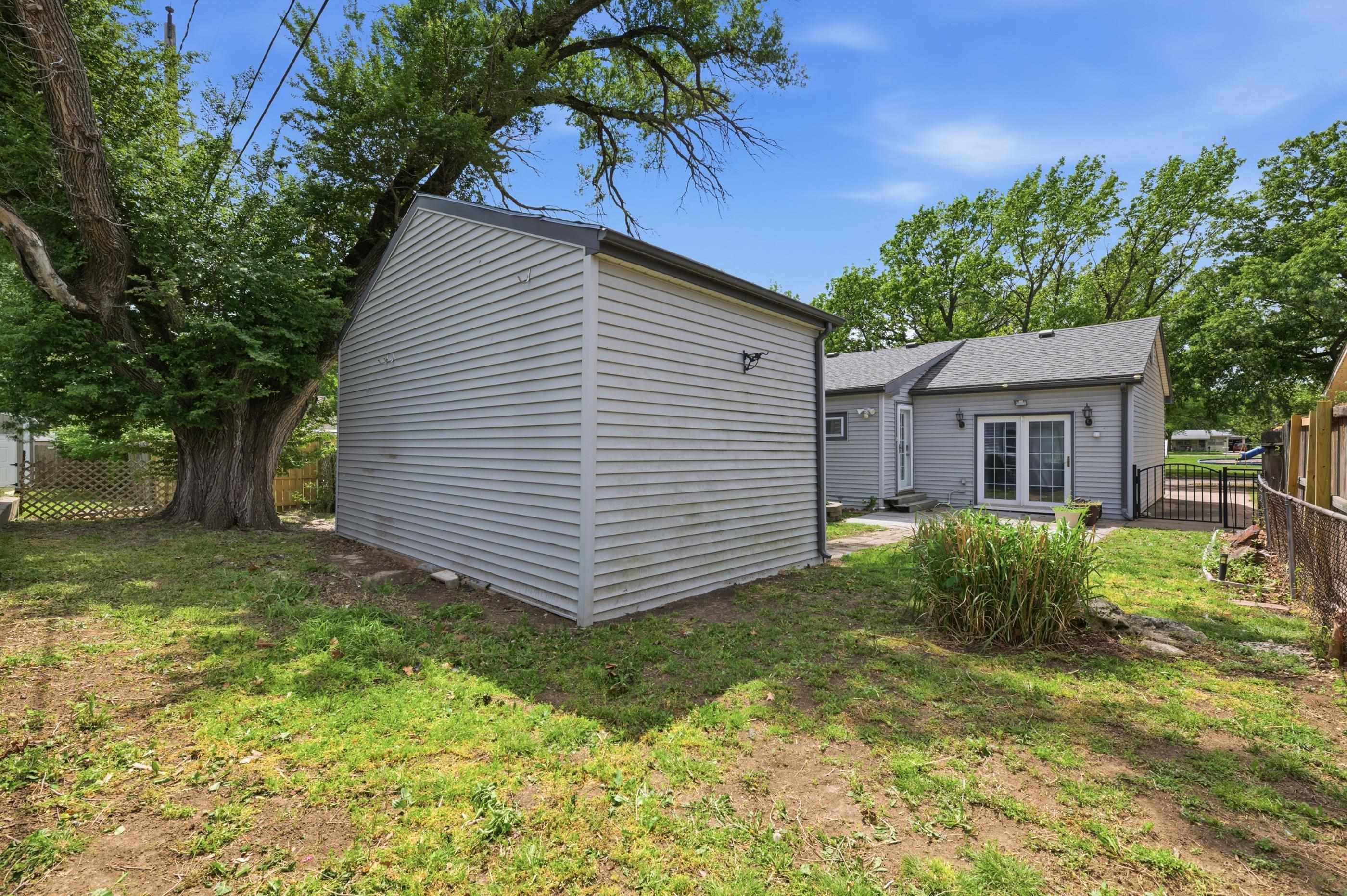 1602 Edgemoor Street El Dorado KS 67042