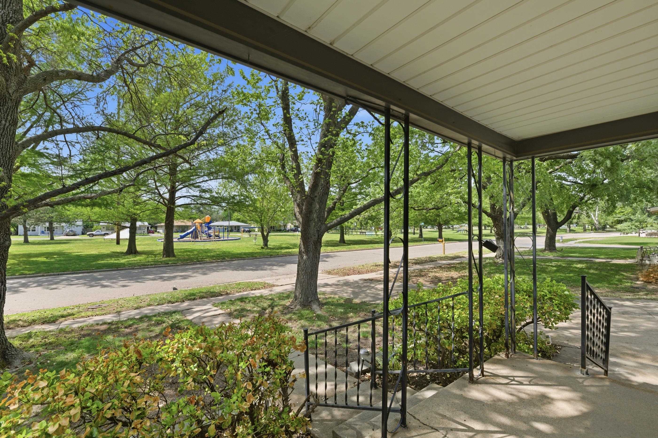 1602 Edgemoor Street El Dorado KS 67042