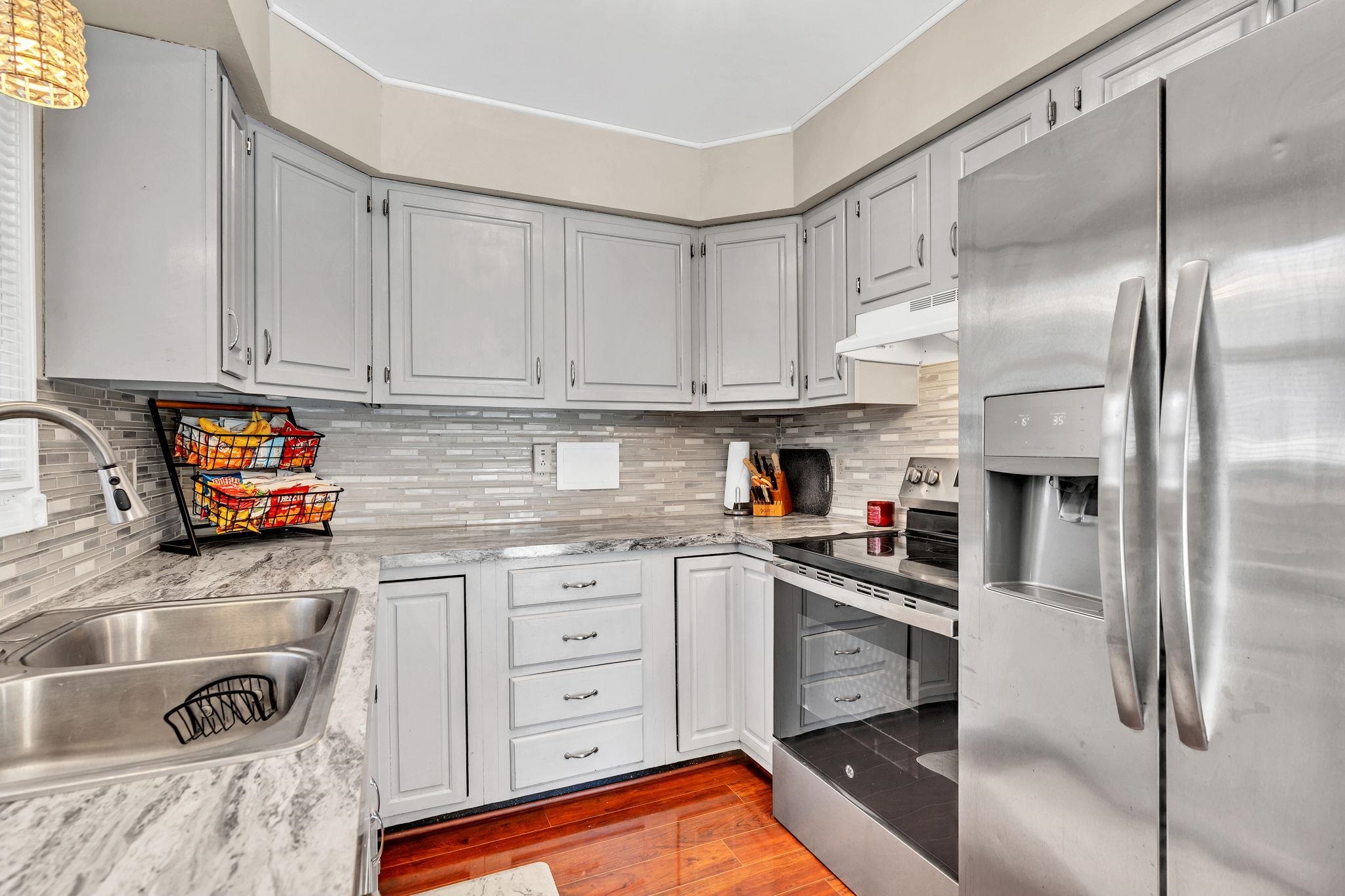 1839 E Evanston Park City KS 67219