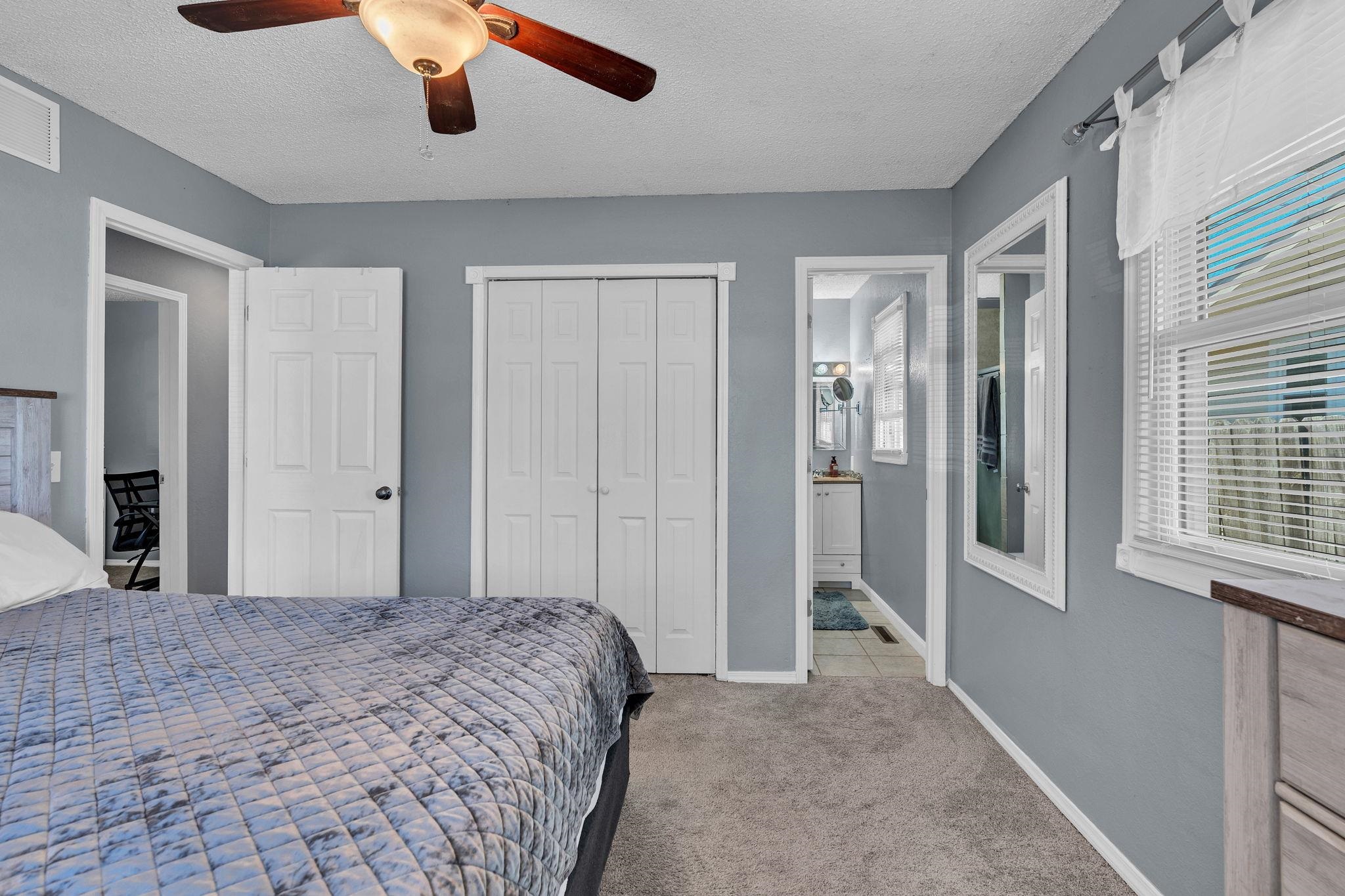 1839 E Evanston Park City KS 67219