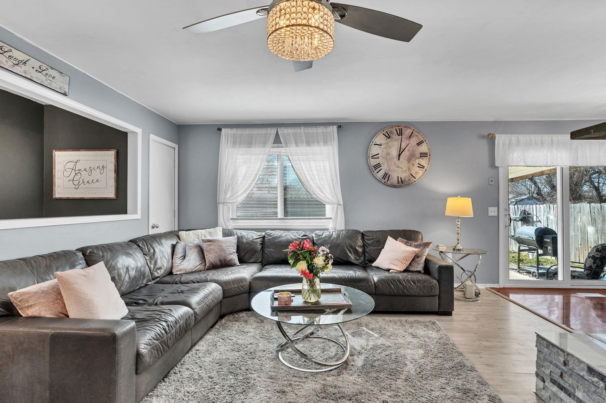 1839 E Evanston Park City KS 67219