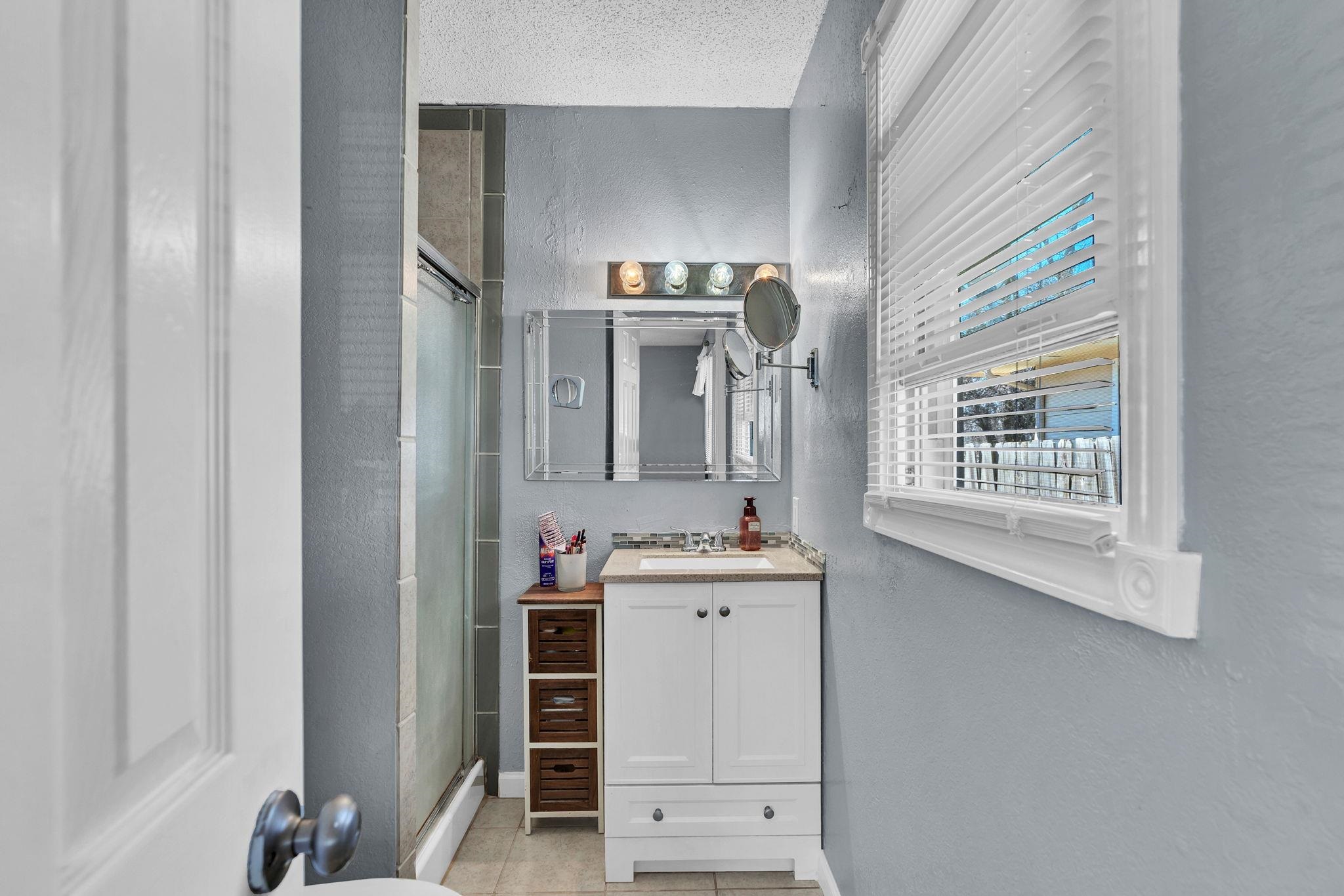 1839 E Evanston Park City KS 67219