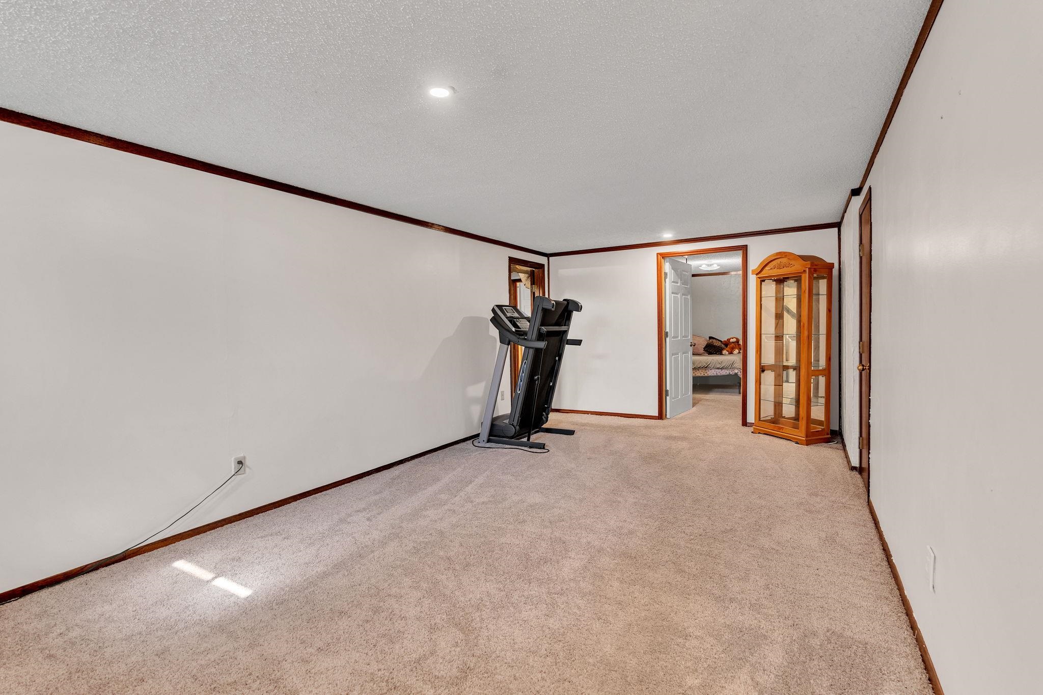 1839 E Evanston Park City KS 67219