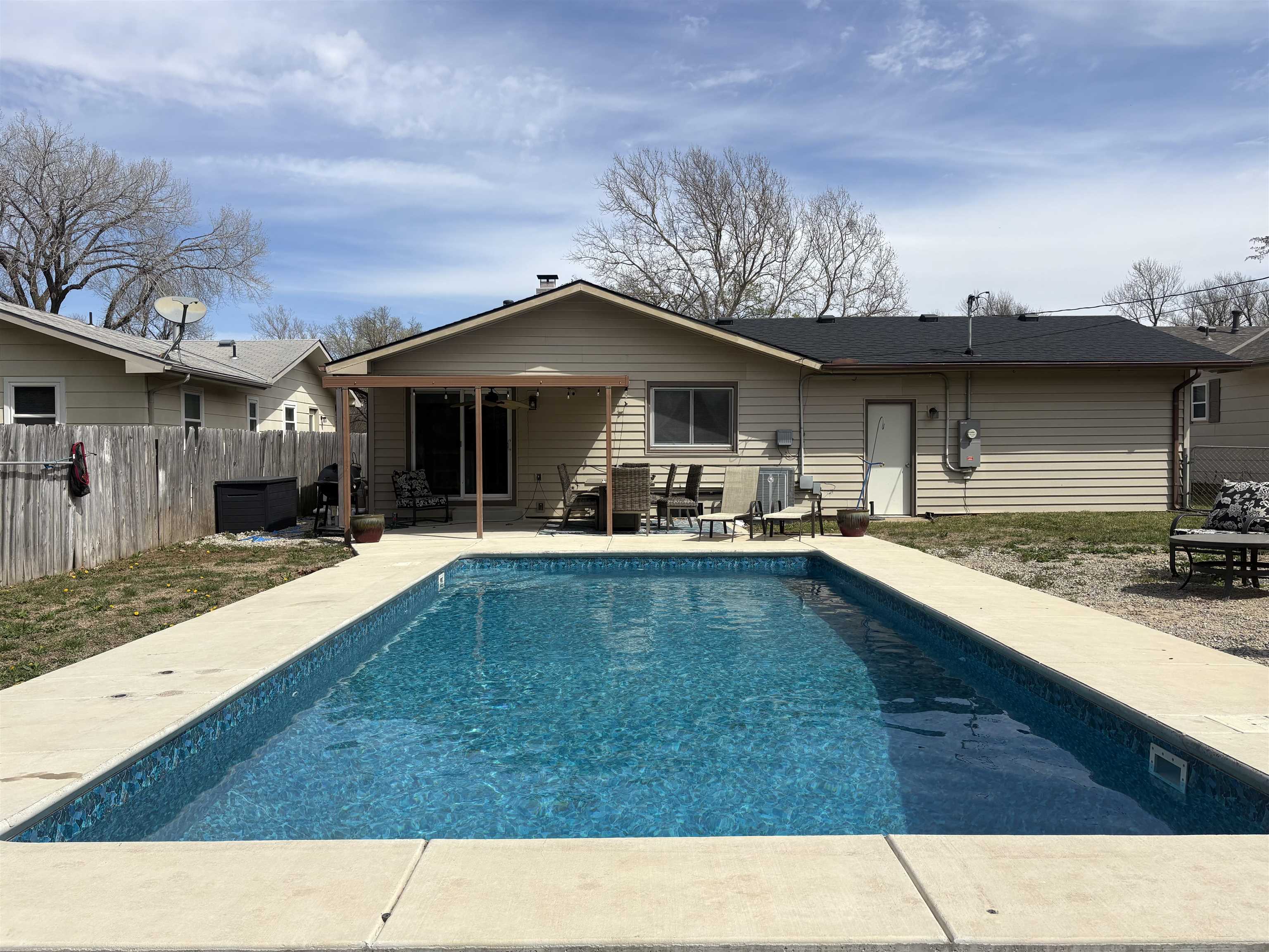 1839 E Evanston Park City KS 67219