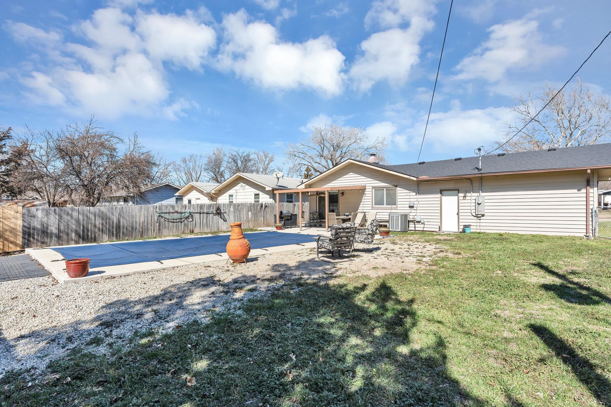 1839 E Evanston Park City KS 67219