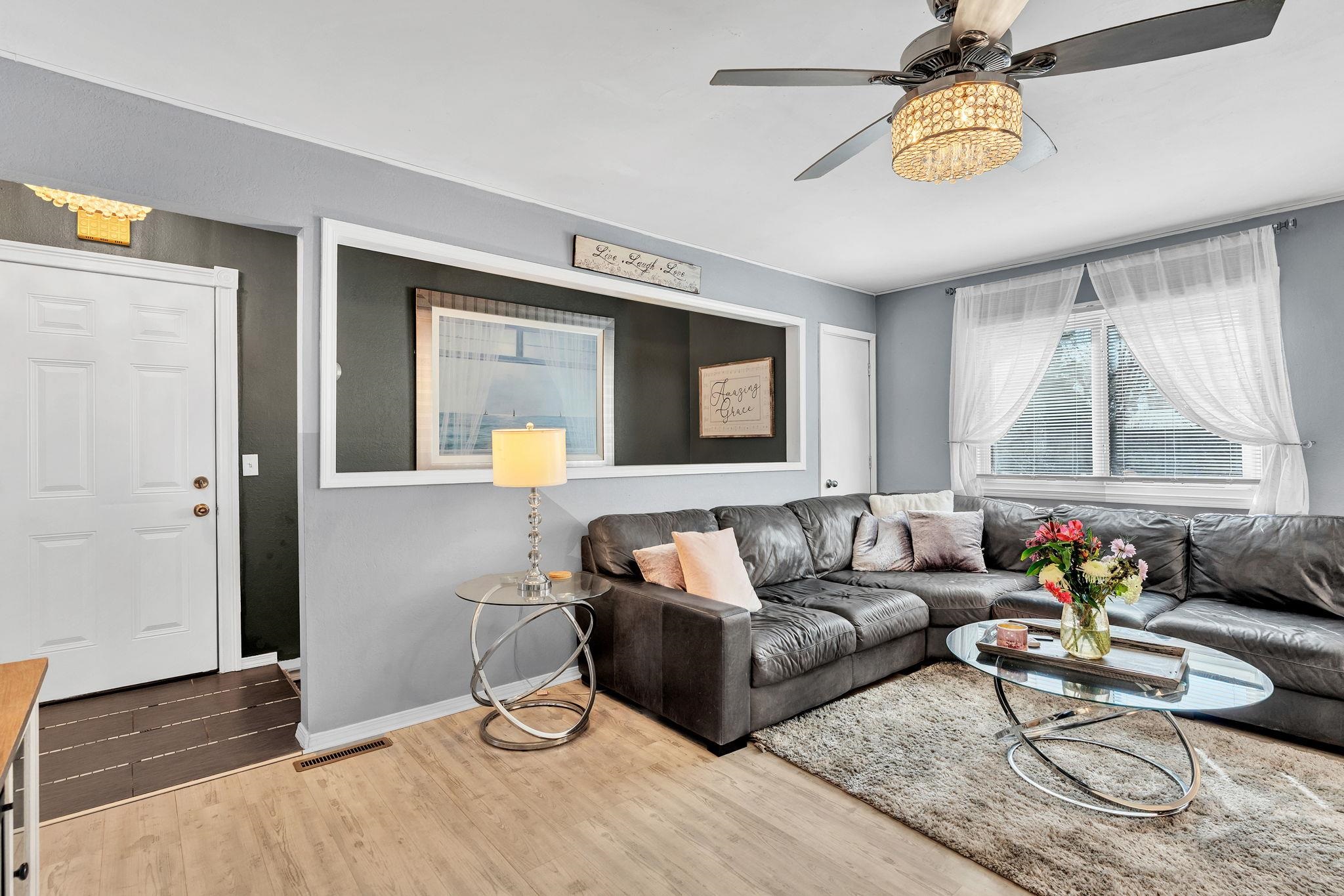 1839 E Evanston Park City KS 67219