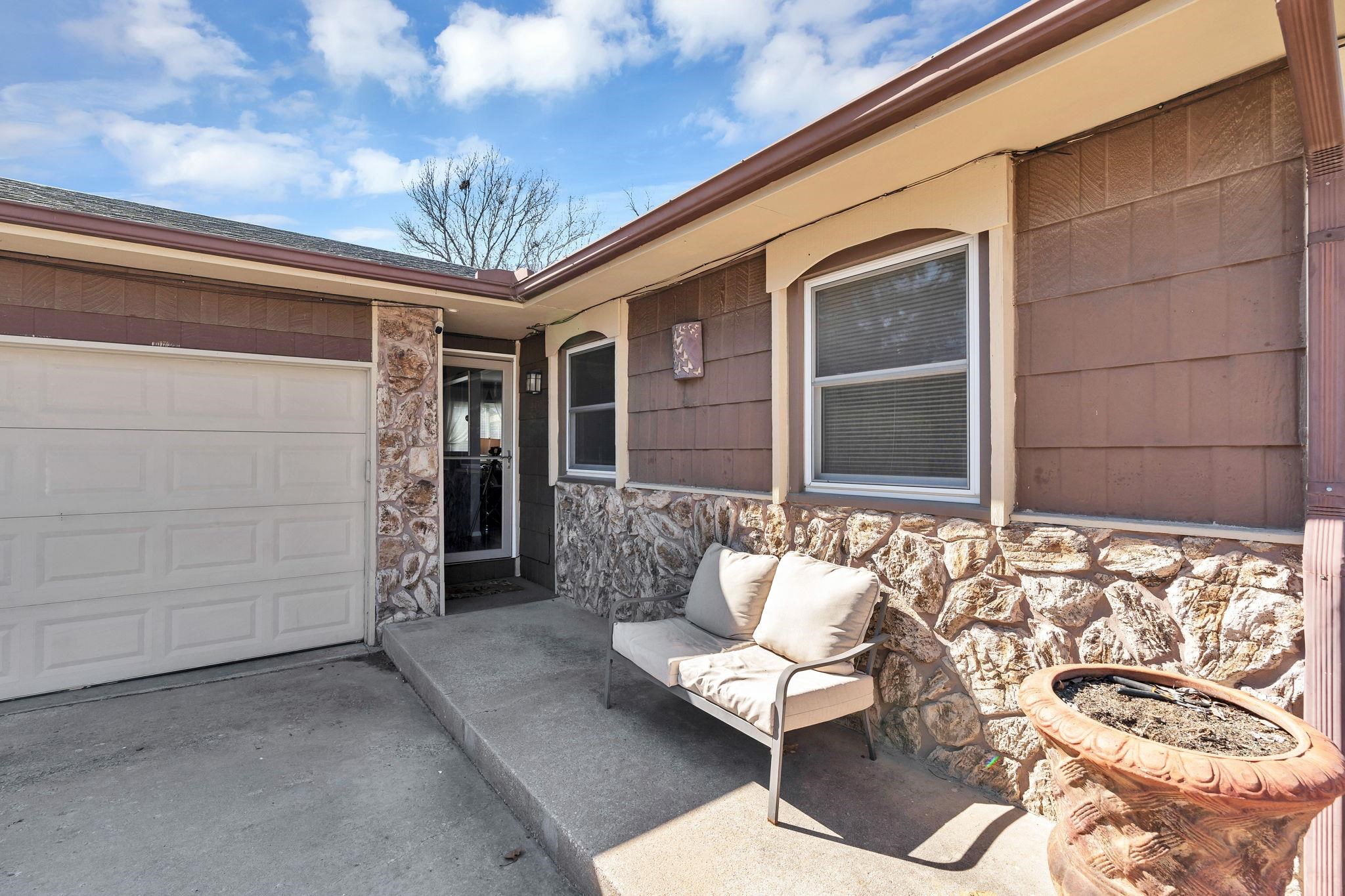 1839 E Evanston Park City KS 67219