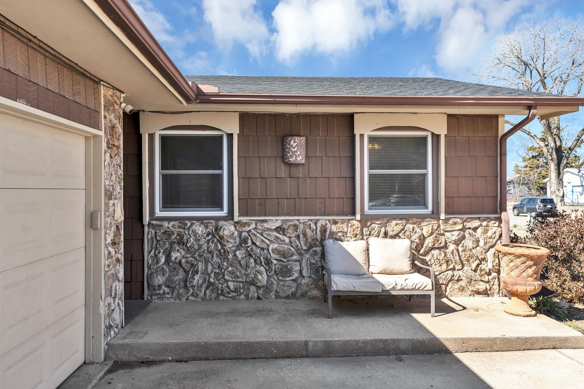 1839 E Evanston Park City KS 67219