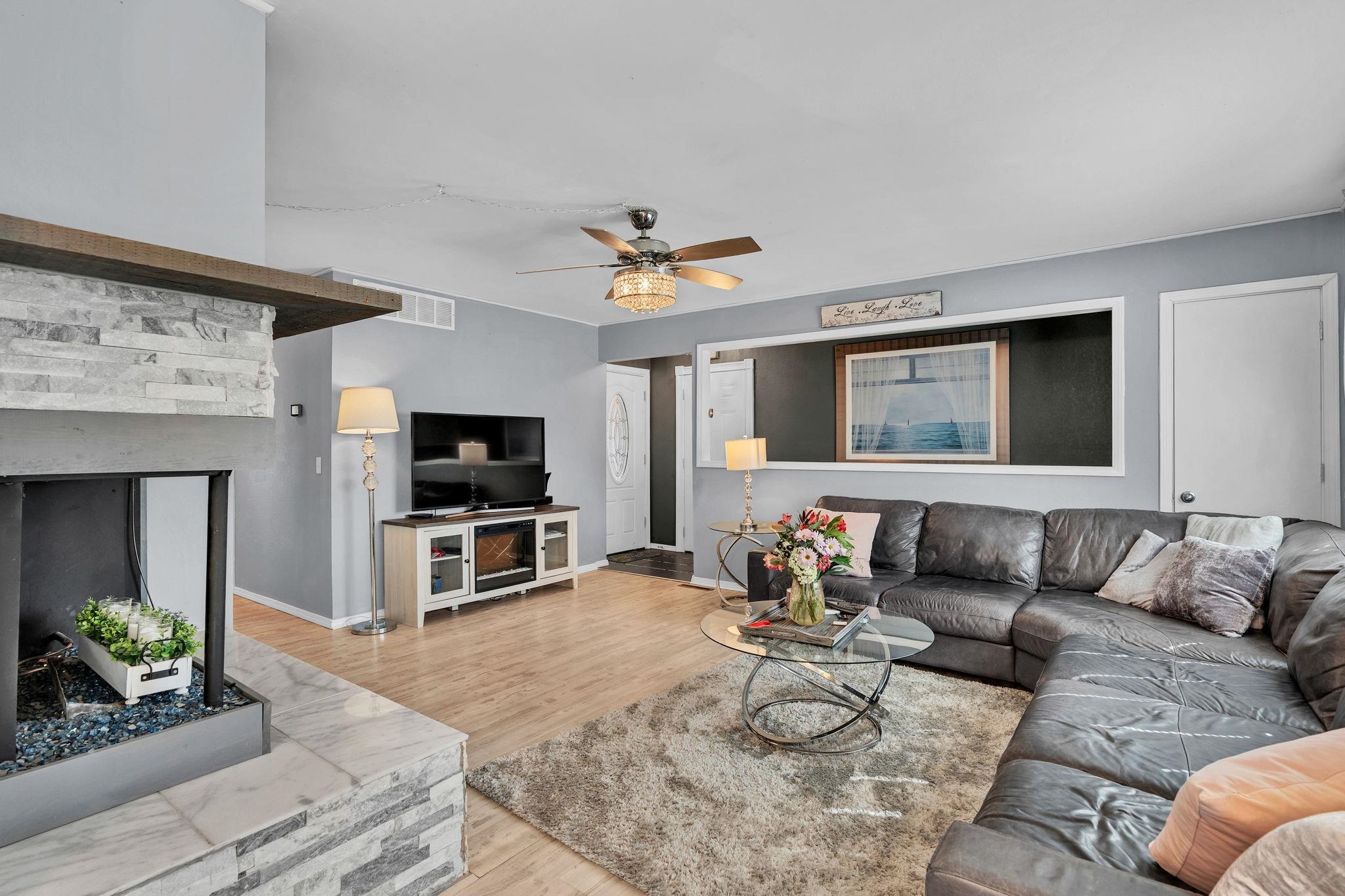 1839 E Evanston Park City KS 67219