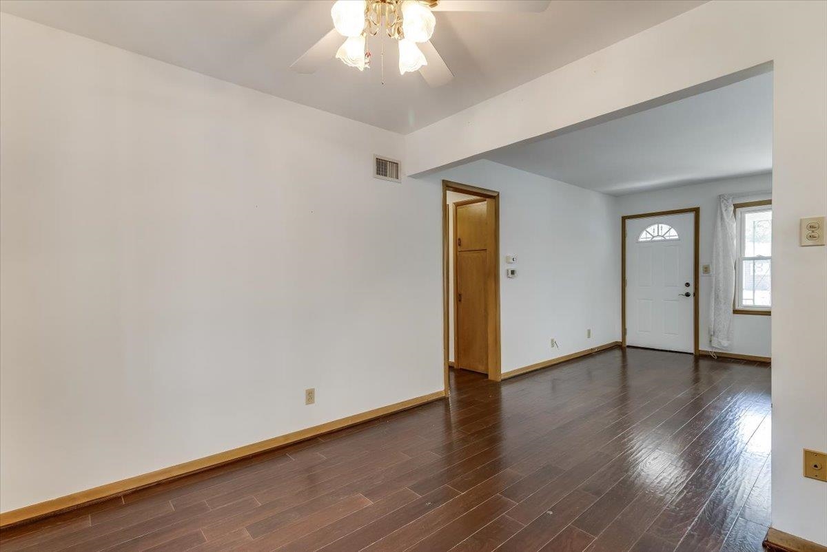 1426 E Salome Lane Wichita KS 67216